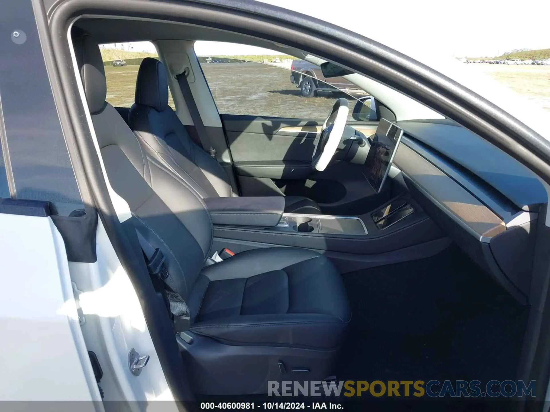 5 Photograph of a damaged car 7SAYGDEE2PA024869 TESLA MODEL Y 2023
