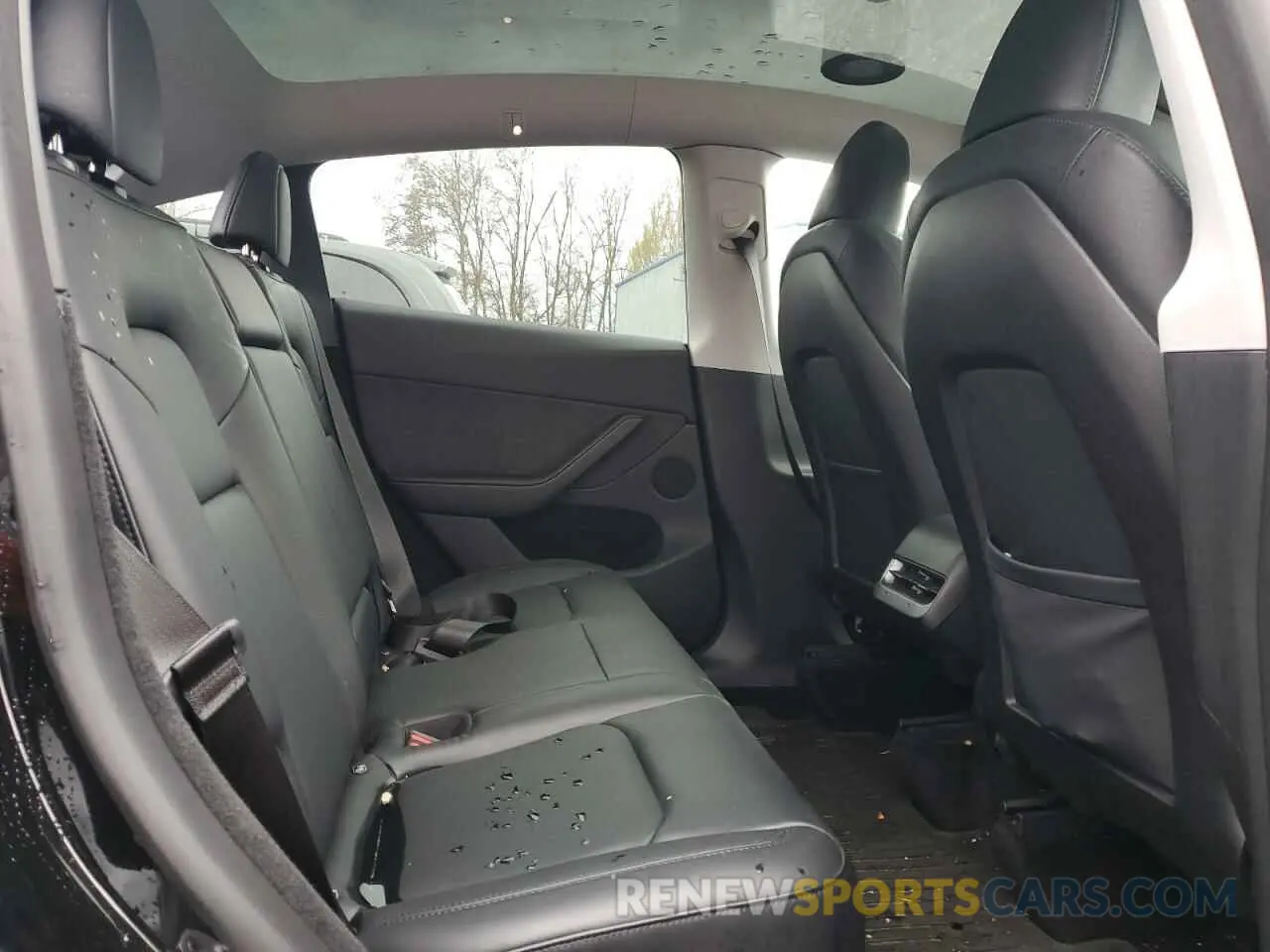 10 Photograph of a damaged car 7SAYGDEE2PA109940 TESLA MODEL Y 2023
