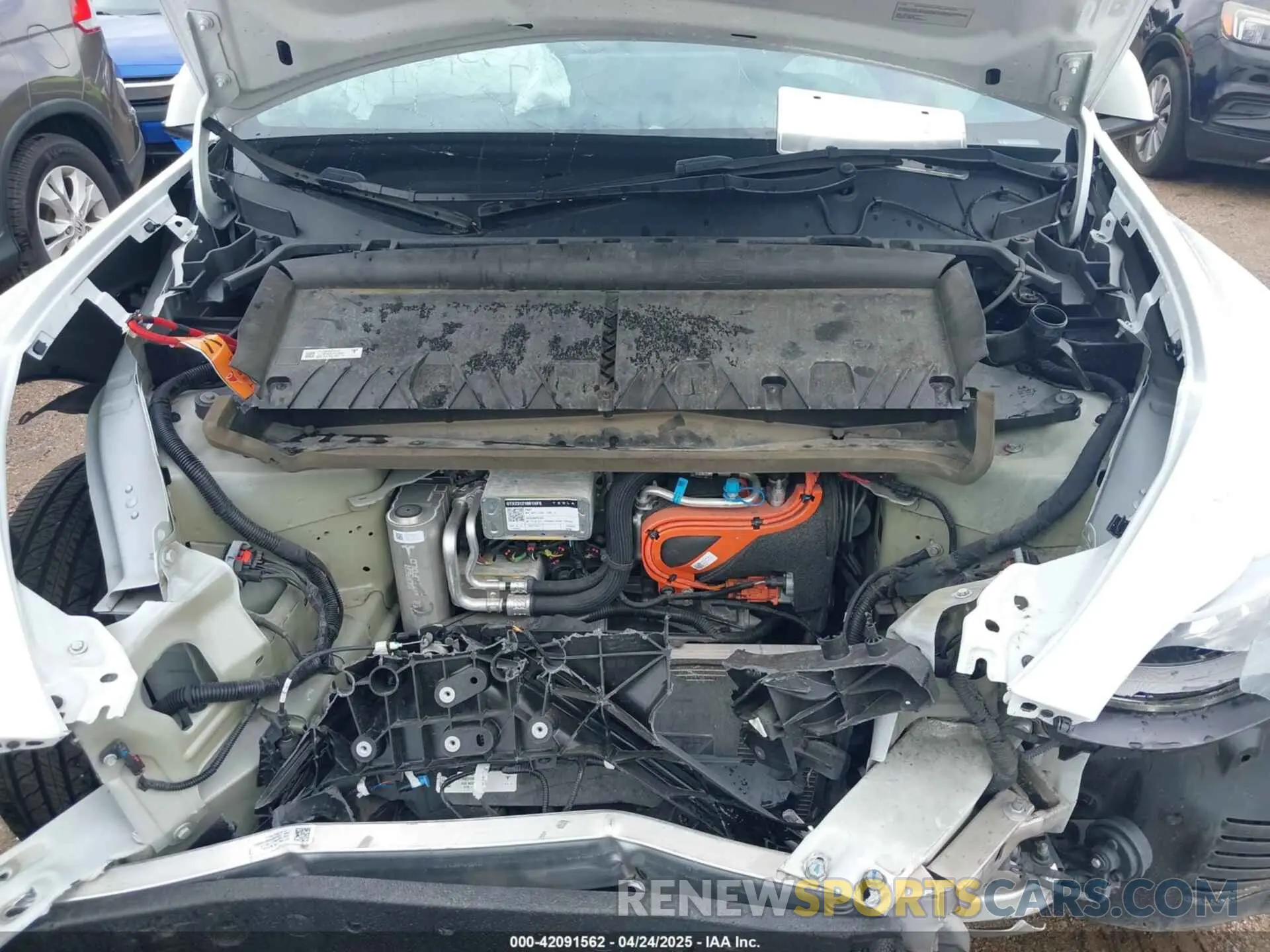 10 Photograph of a damaged car 7SAYGDEE2PA114703 TESLA MODEL Y 2023