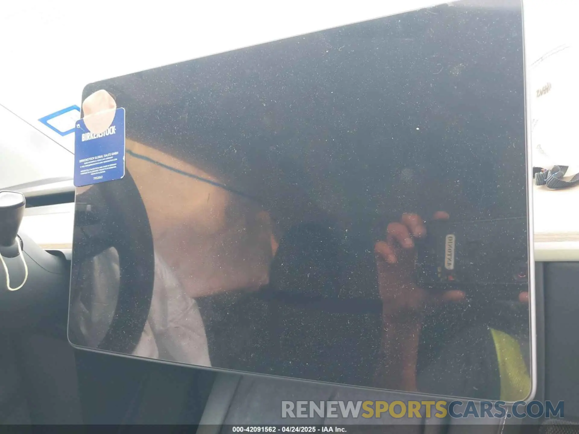 17 Photograph of a damaged car 7SAYGDEE2PA114703 TESLA MODEL Y 2023
