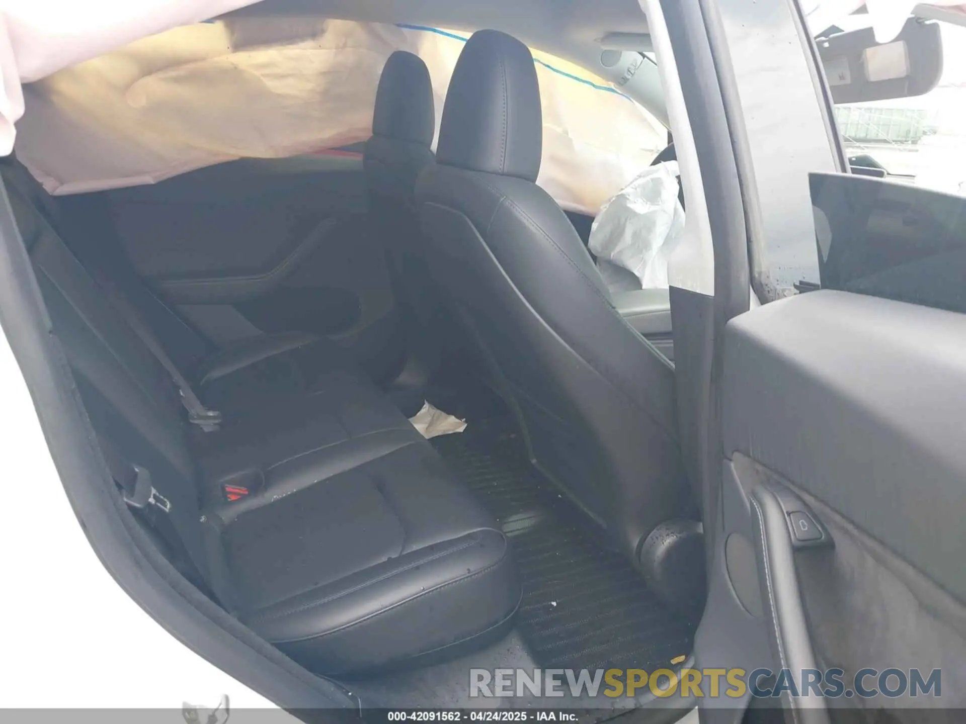 8 Photograph of a damaged car 7SAYGDEE2PA114703 TESLA MODEL Y 2023