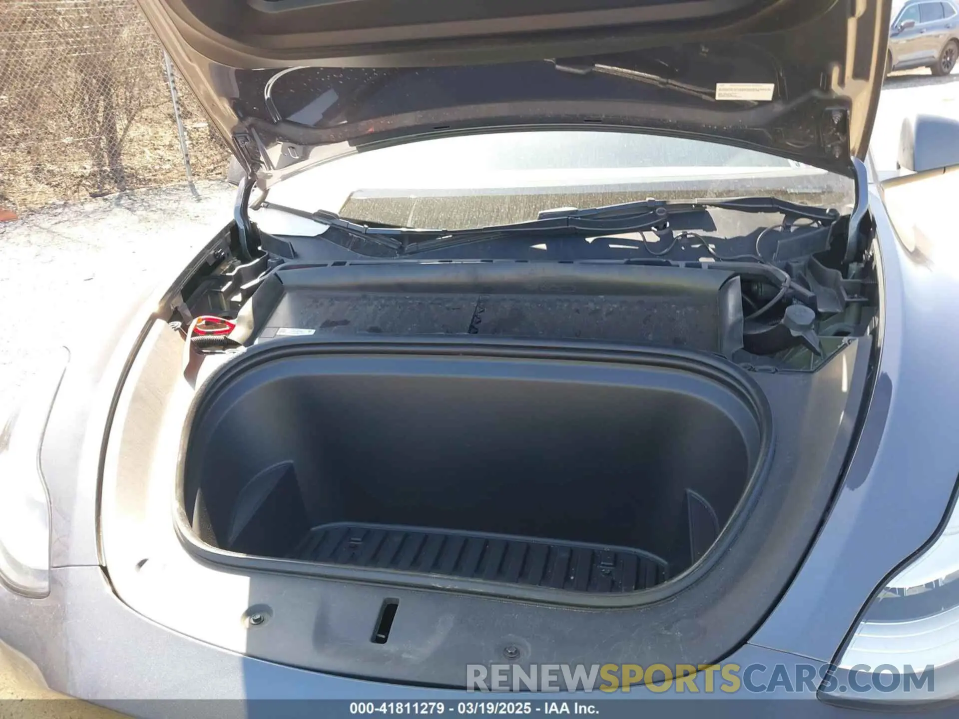10 Photograph of a damaged car 7SAYGDEE2PA120694 TESLA MODEL Y 2023