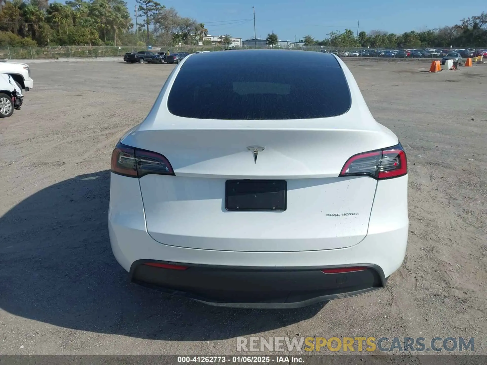 16 Photograph of a damaged car 7SAYGDEE2PA138239 TESLA MODEL Y 2023