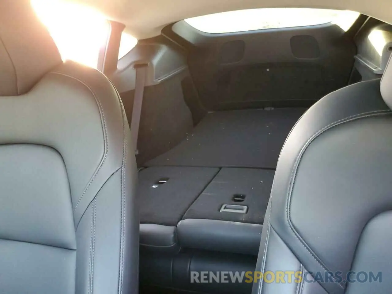 10 Photograph of a damaged car 7SAYGDEE2PA144882 TESLA MODEL Y 2023