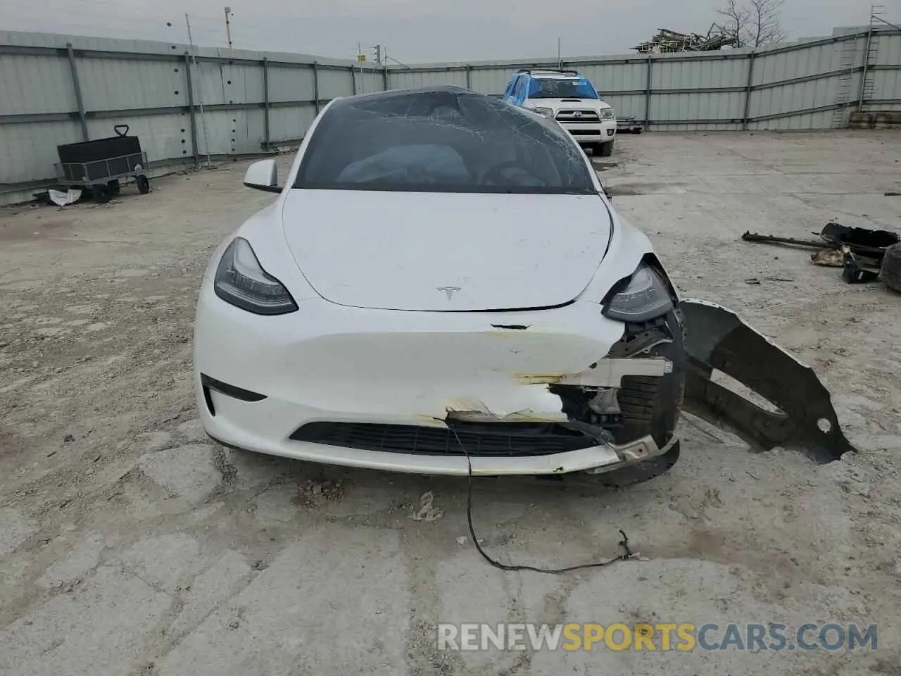 5 Photograph of a damaged car 7SAYGDEE2PA145160 TESLA MODEL Y 2023