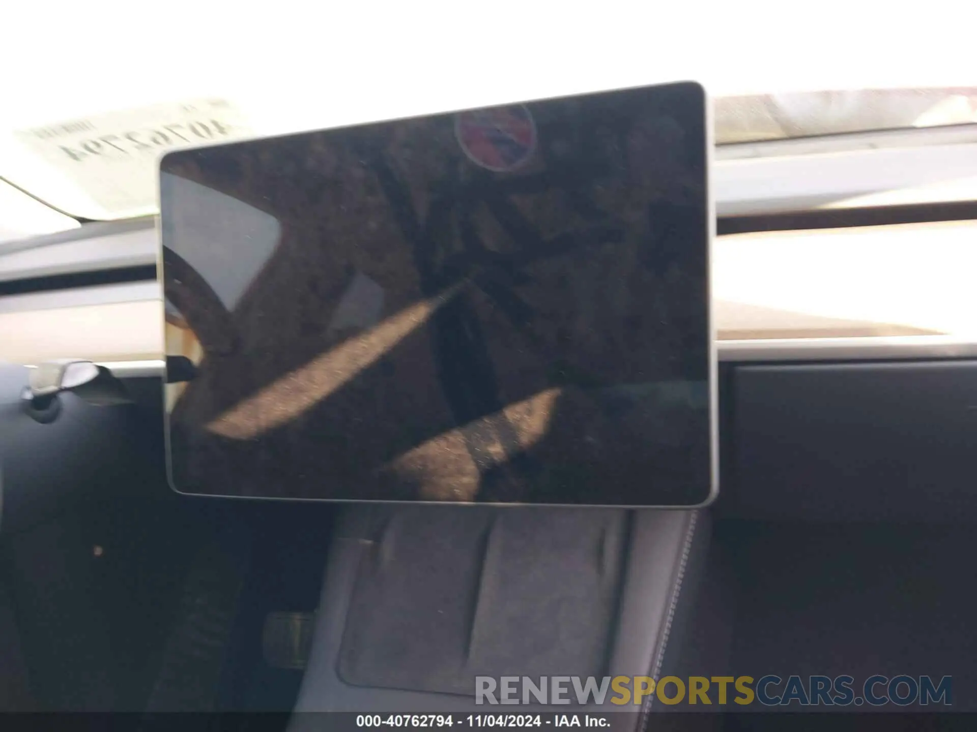 17 Photograph of a damaged car 7SAYGDEE2PA174108 TESLA MODEL Y 2023