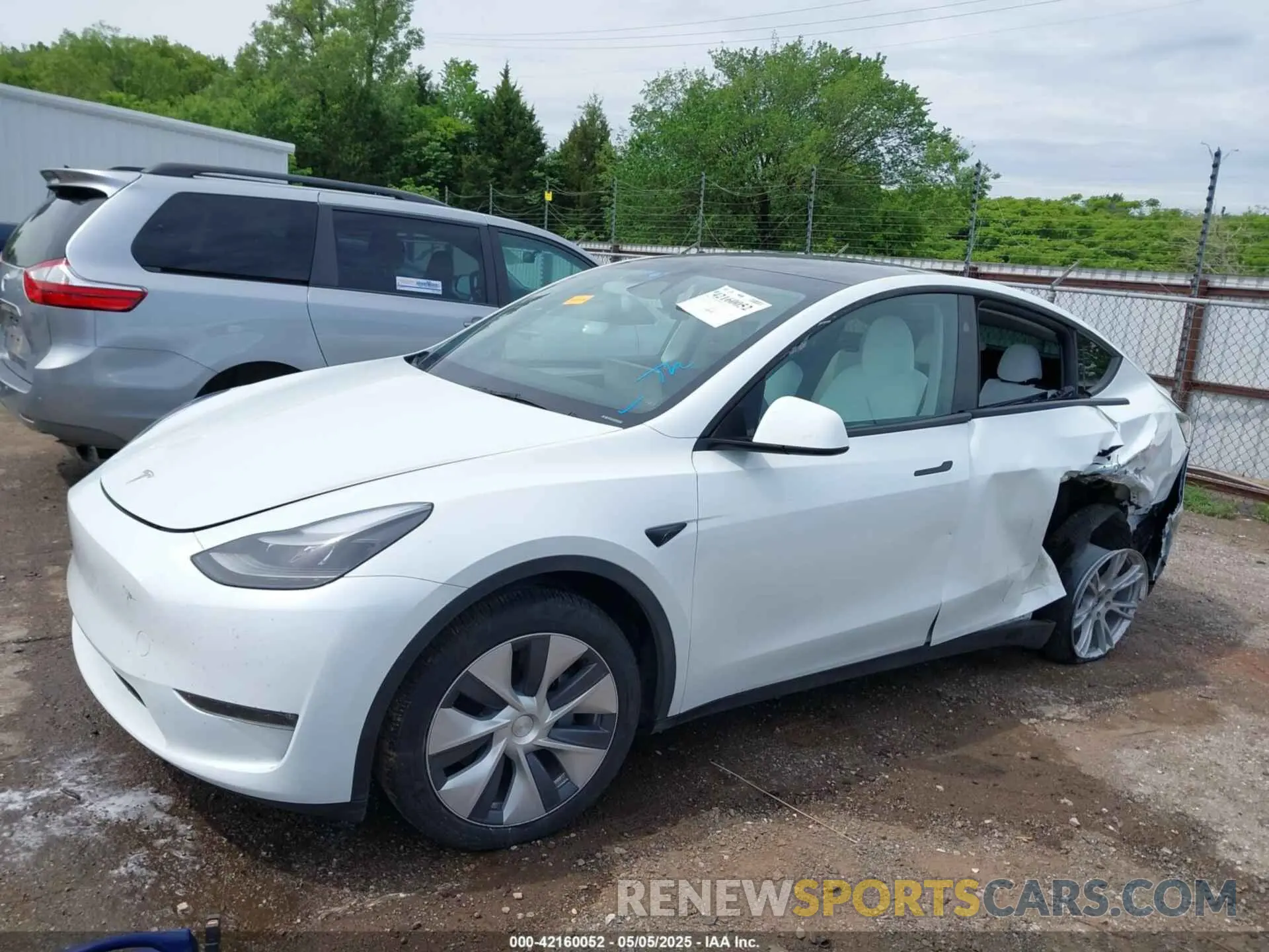 13 Photograph of a damaged car 7SAYGDEE2PA192205 TESLA MODEL Y 2023