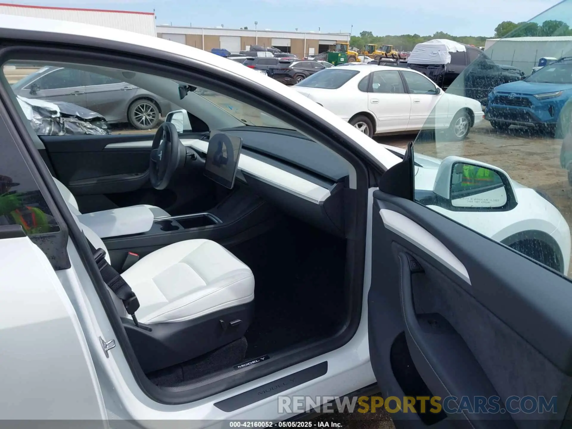 5 Photograph of a damaged car 7SAYGDEE2PA192205 TESLA MODEL Y 2023