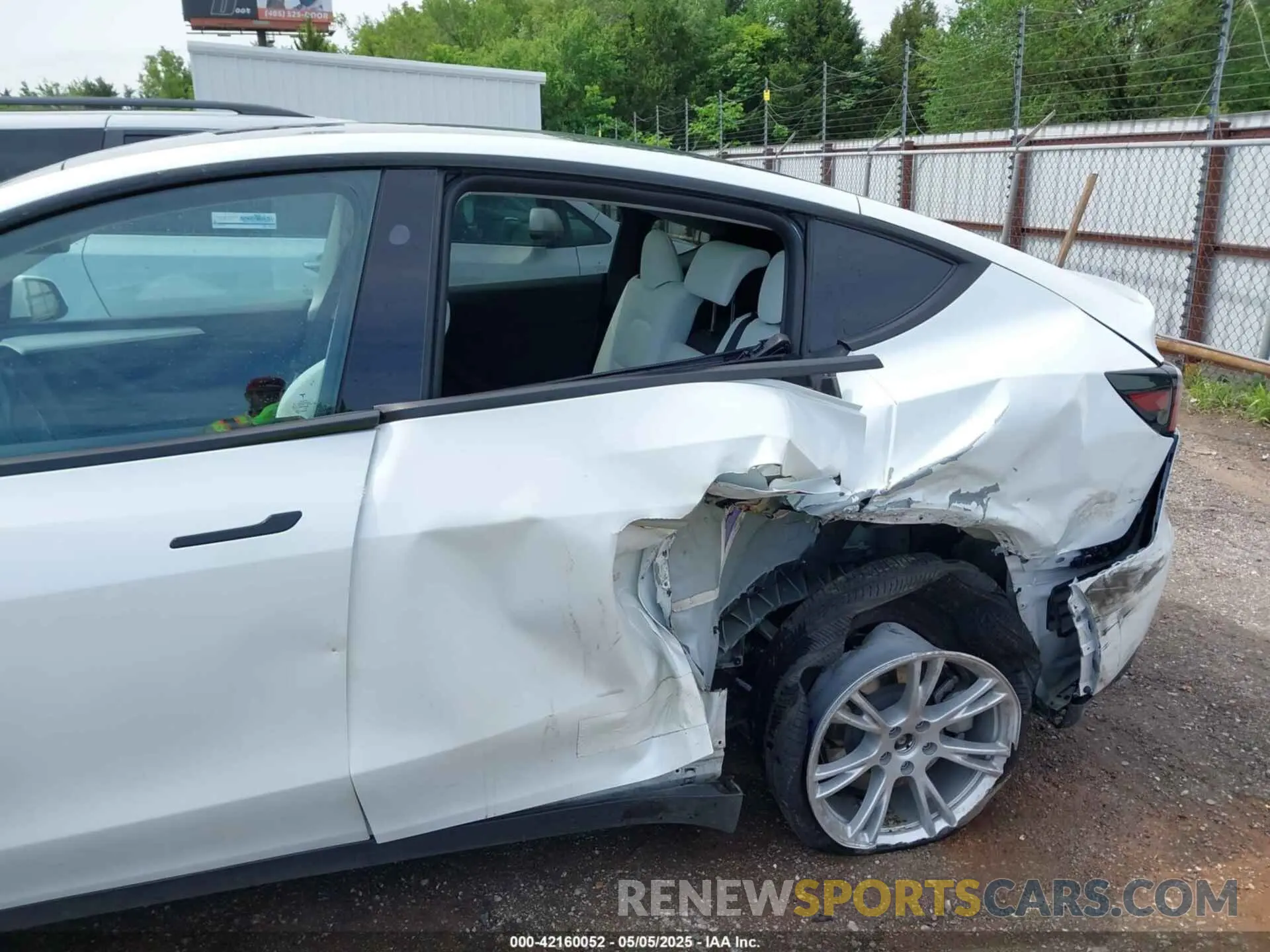 6 Photograph of a damaged car 7SAYGDEE2PA192205 TESLA MODEL Y 2023