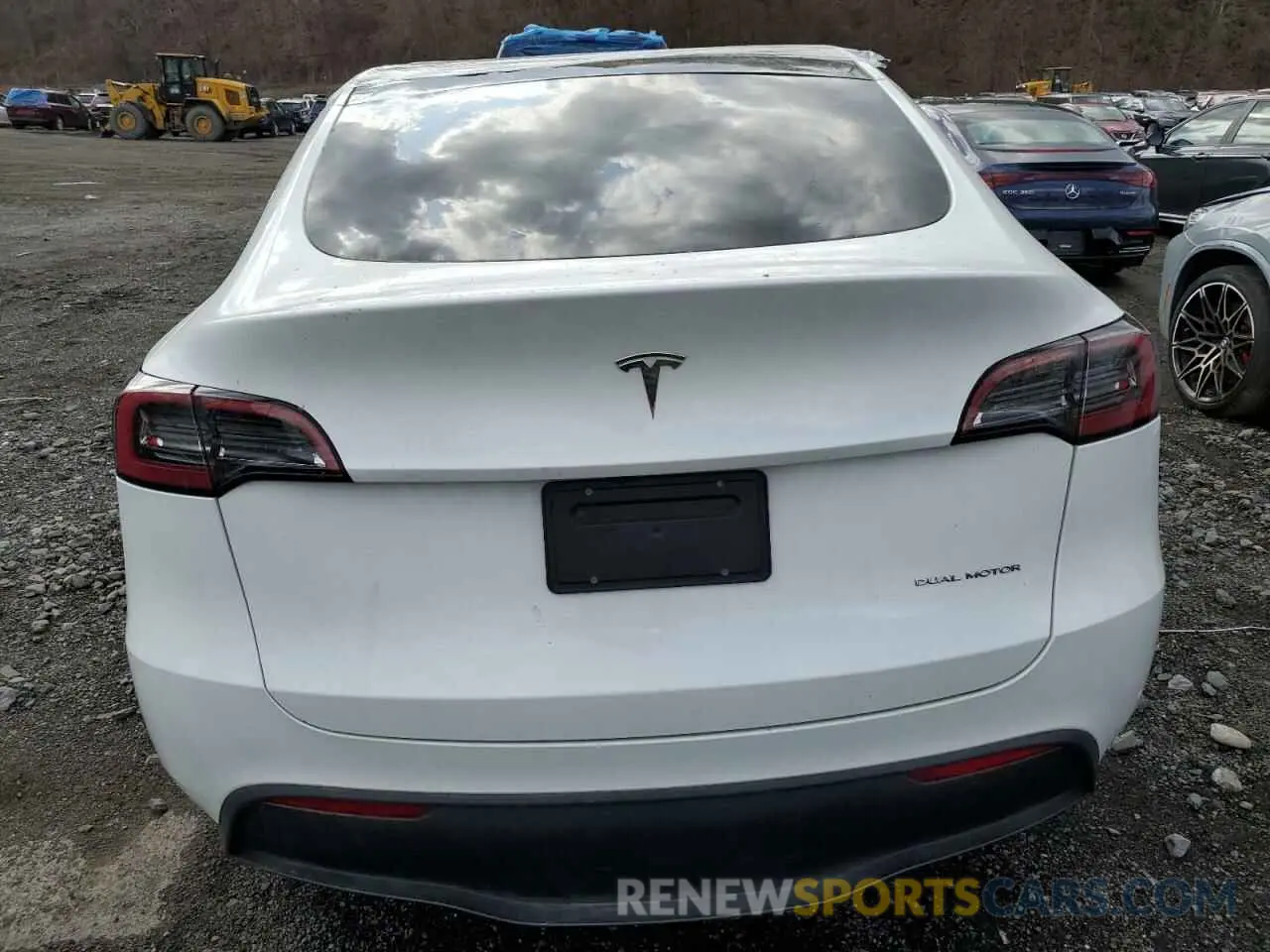 6 Photograph of a damaged car 7SAYGDEE2PA207351 TESLA MODEL Y 2023