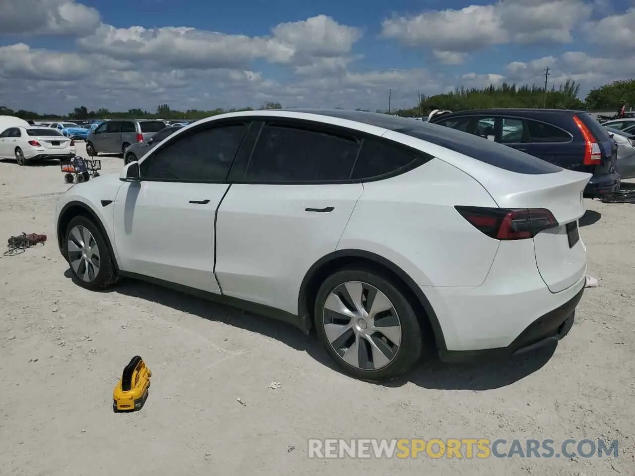 2 Photograph of a damaged car 7SAYGDEE2PF604318 TESLA MODEL Y 2023