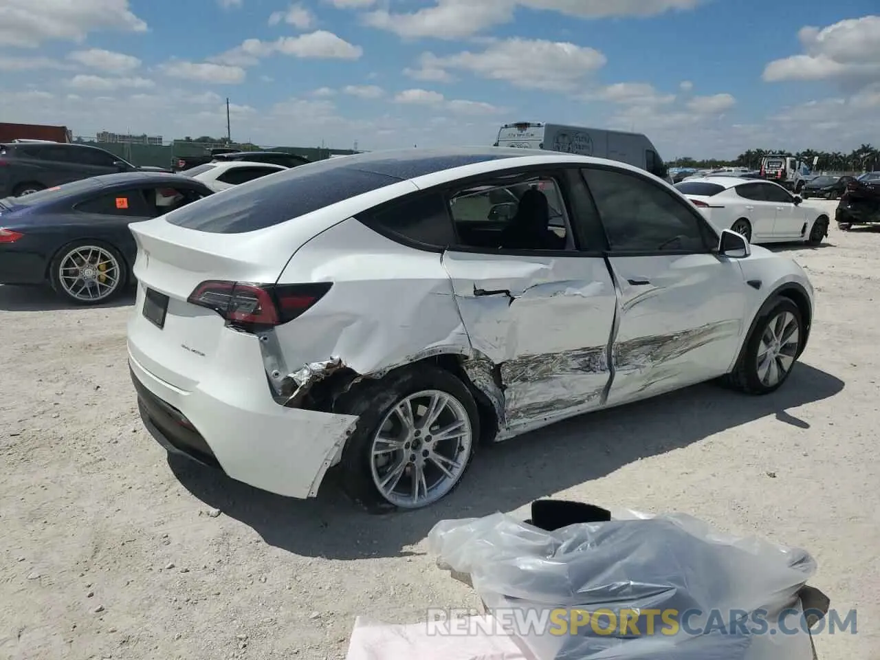 3 Photograph of a damaged car 7SAYGDEE2PF604318 TESLA MODEL Y 2023