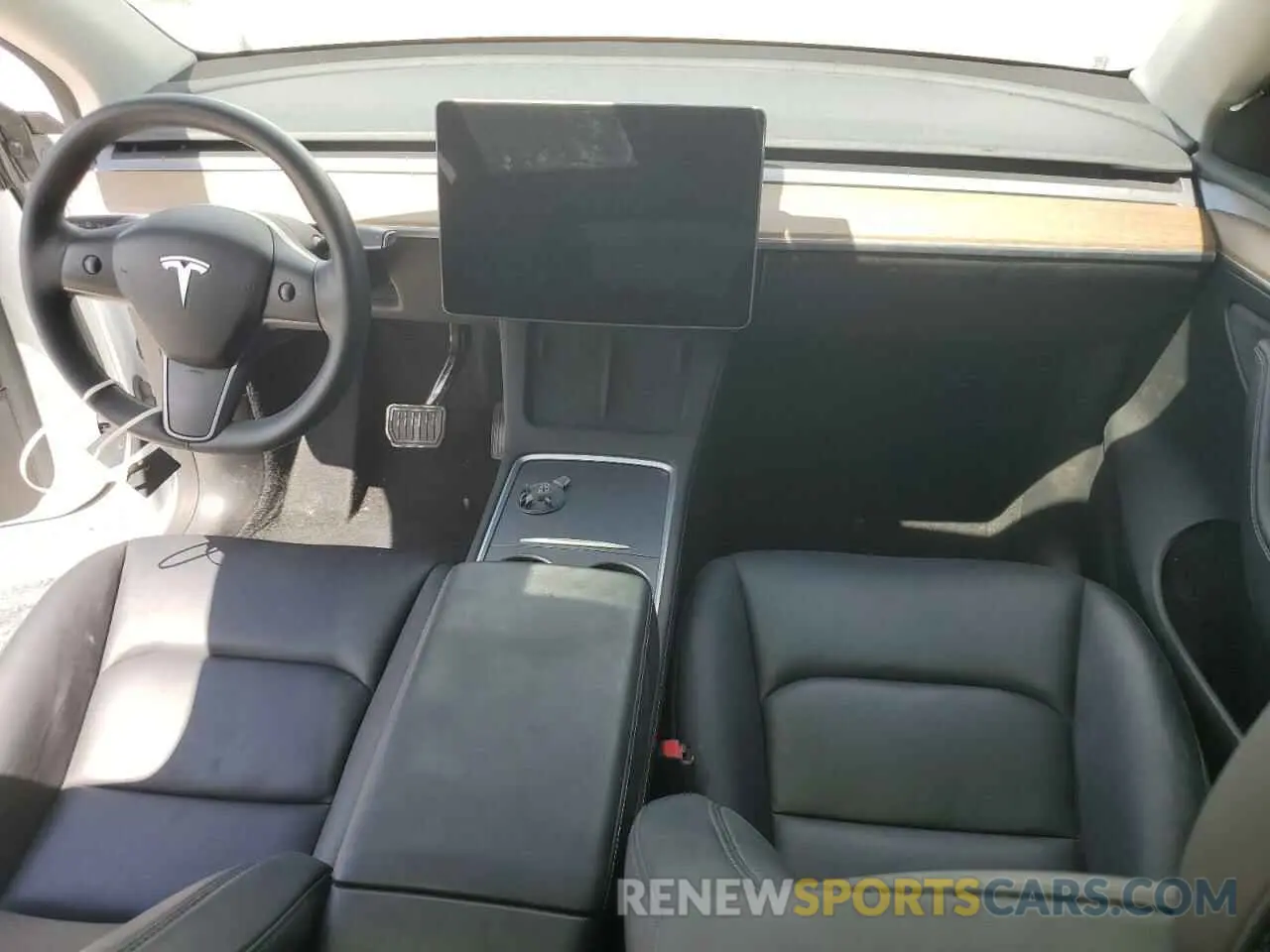 8 Photograph of a damaged car 7SAYGDEE2PF604318 TESLA MODEL Y 2023