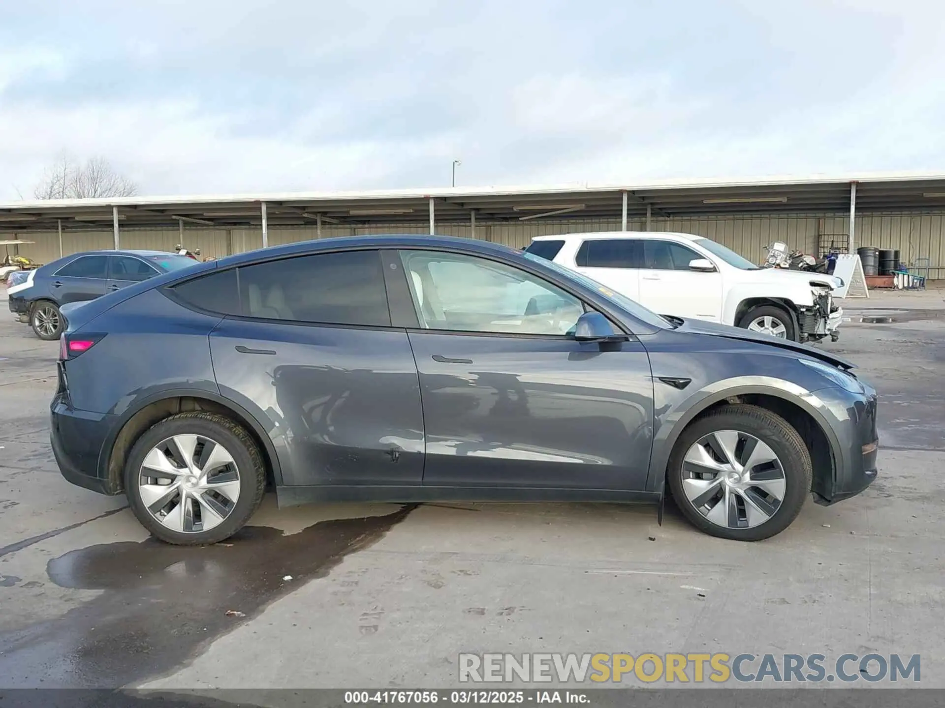 13 Photograph of a damaged car 7SAYGDEE2PF609969 TESLA MODEL Y 2023