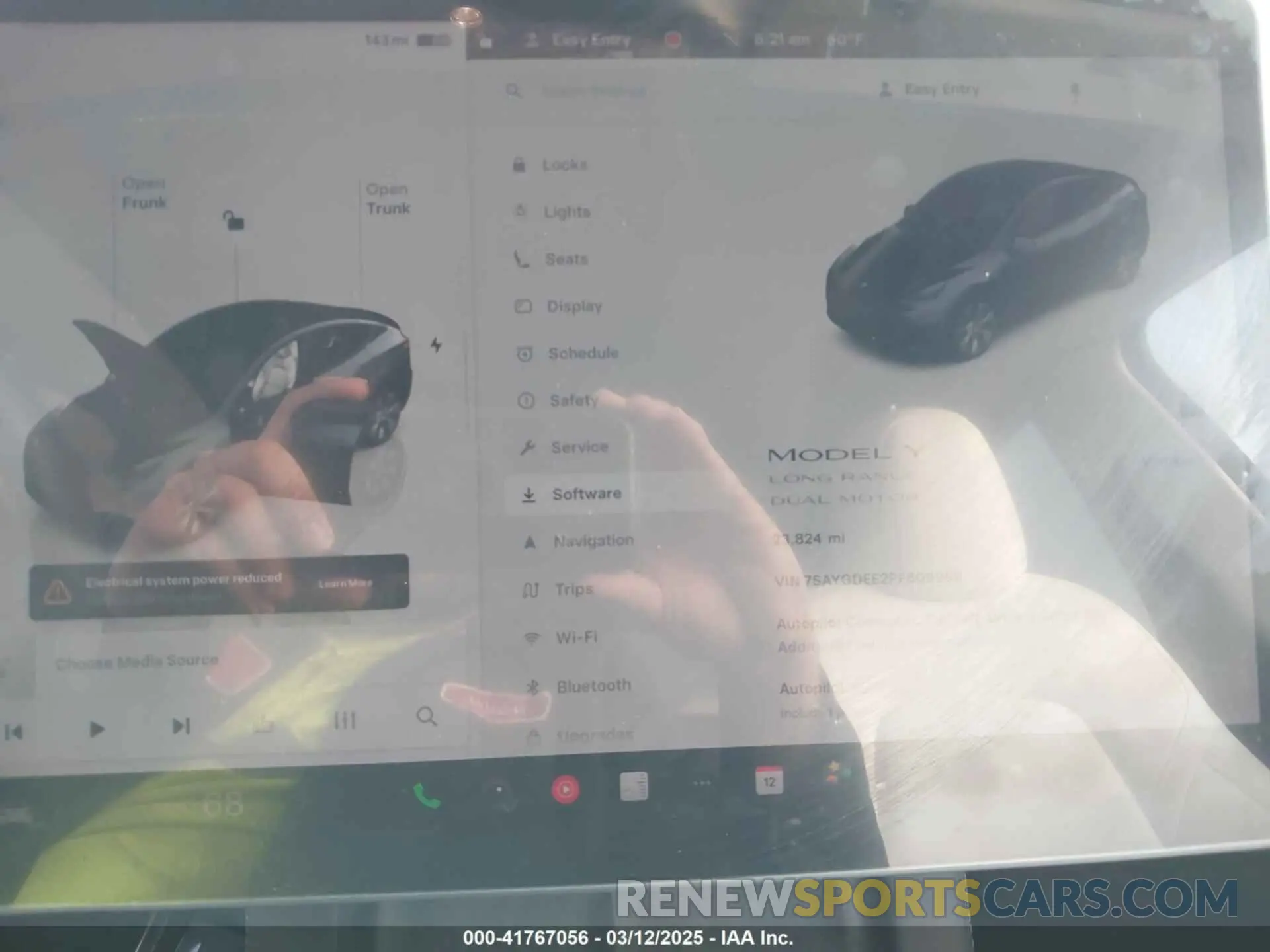 18 Photograph of a damaged car 7SAYGDEE2PF609969 TESLA MODEL Y 2023