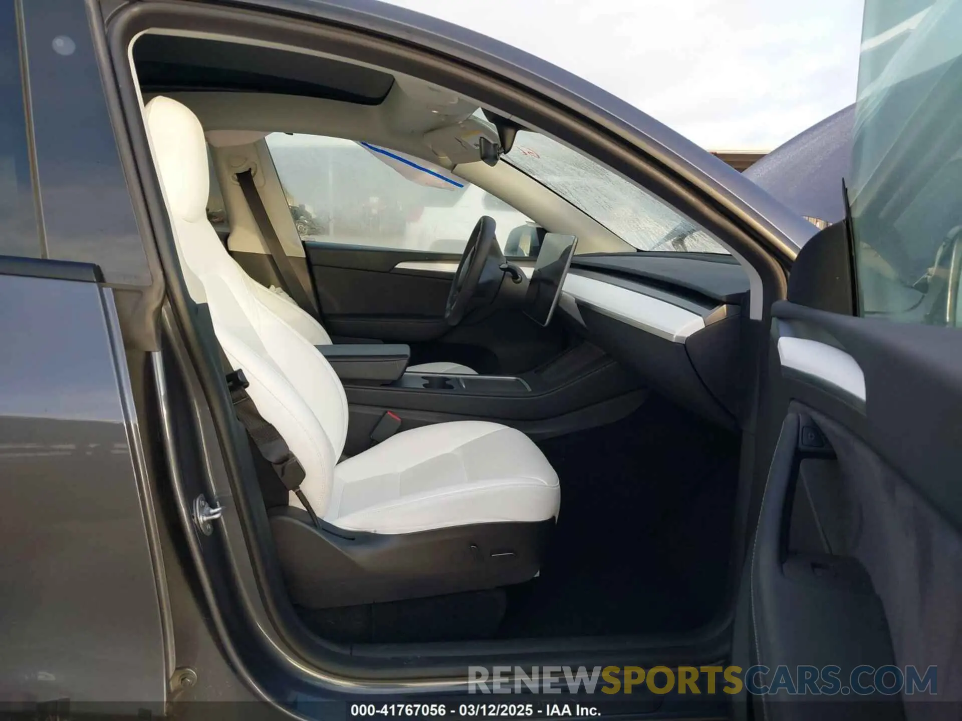 5 Photograph of a damaged car 7SAYGDEE2PF609969 TESLA MODEL Y 2023