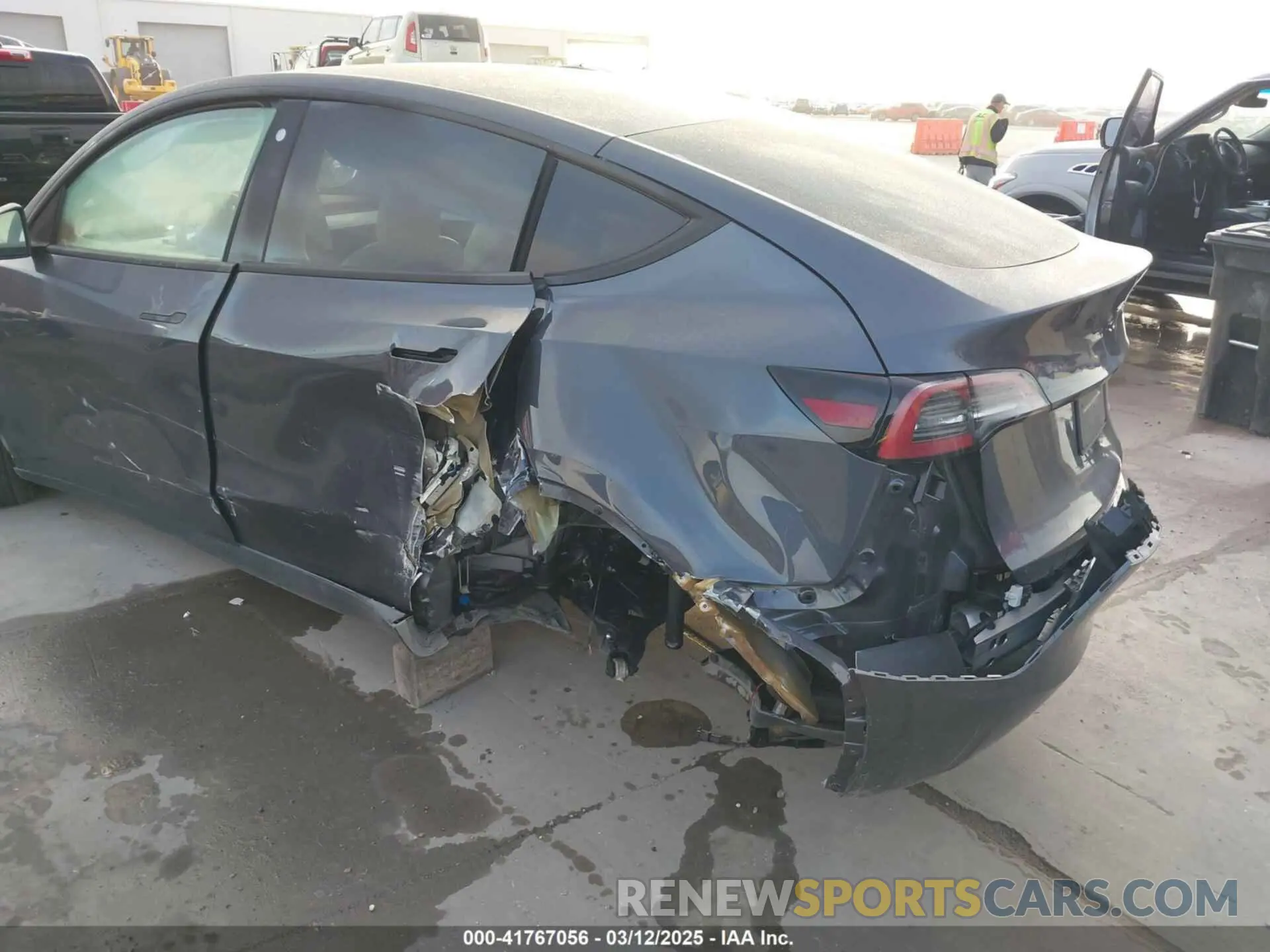 6 Photograph of a damaged car 7SAYGDEE2PF609969 TESLA MODEL Y 2023