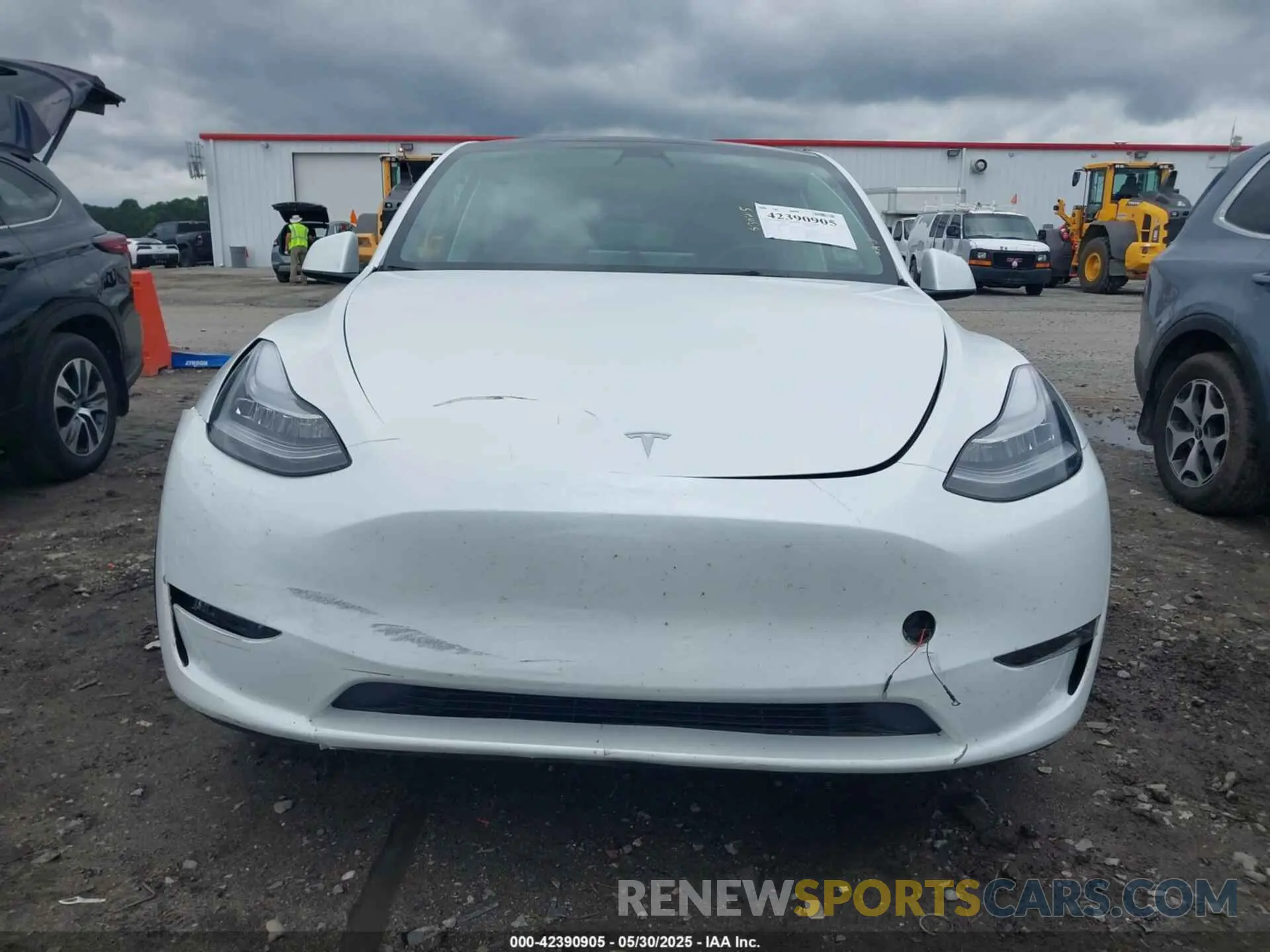 12 Photograph of a damaged car 7SAYGDEE2PF610507 TESLA MODEL Y 2023