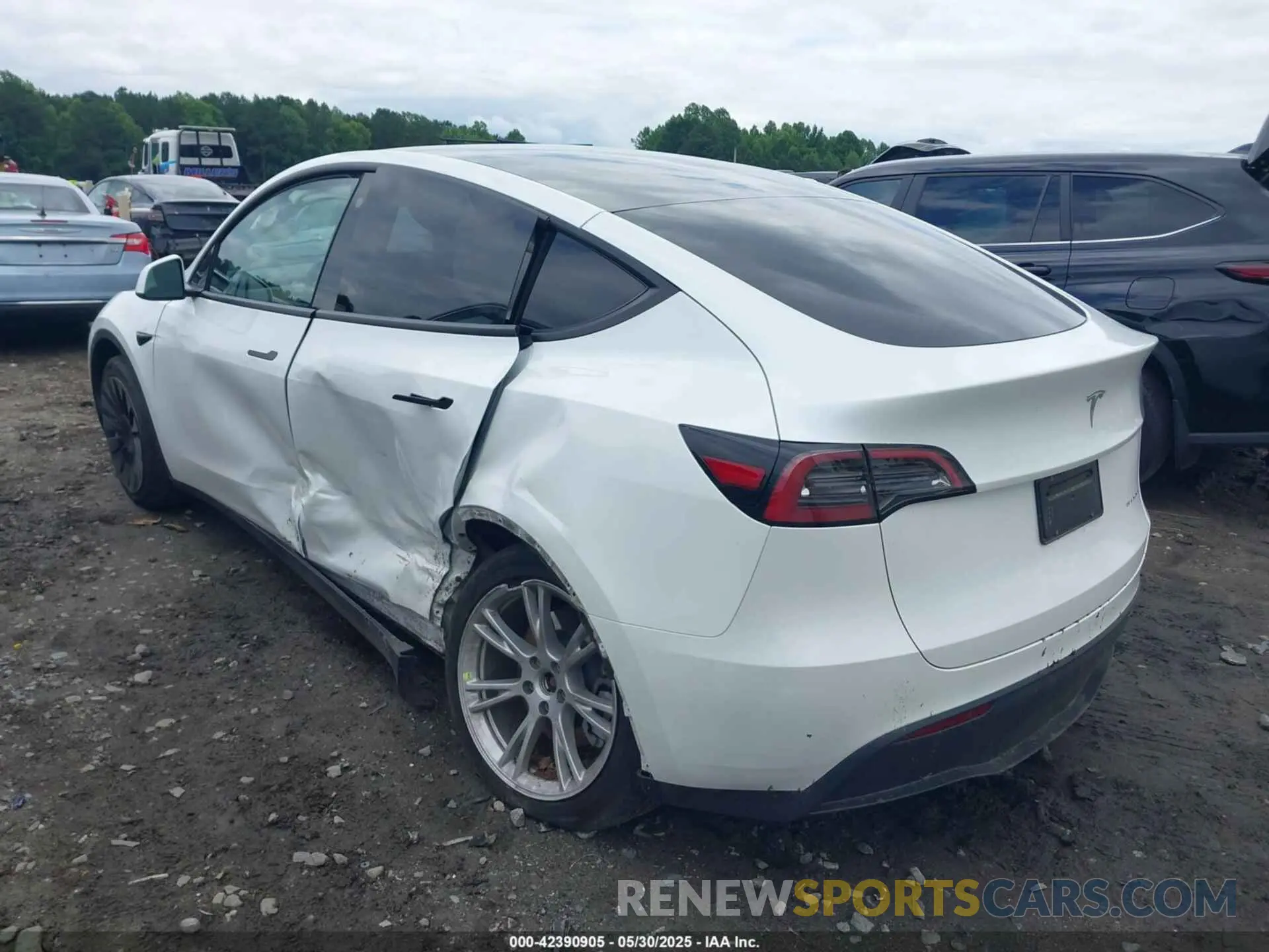 3 Photograph of a damaged car 7SAYGDEE2PF610507 TESLA MODEL Y 2023