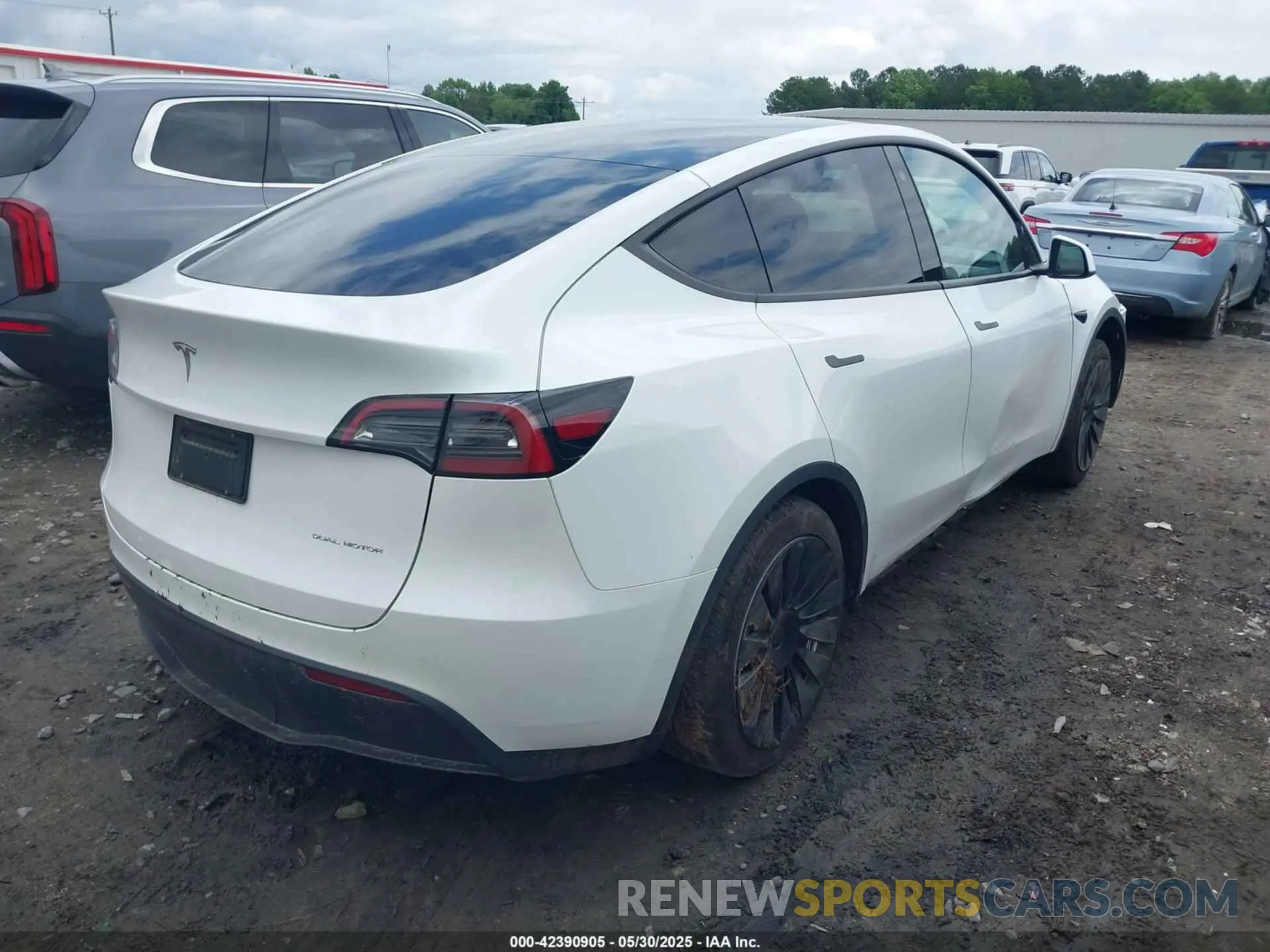 4 Photograph of a damaged car 7SAYGDEE2PF610507 TESLA MODEL Y 2023