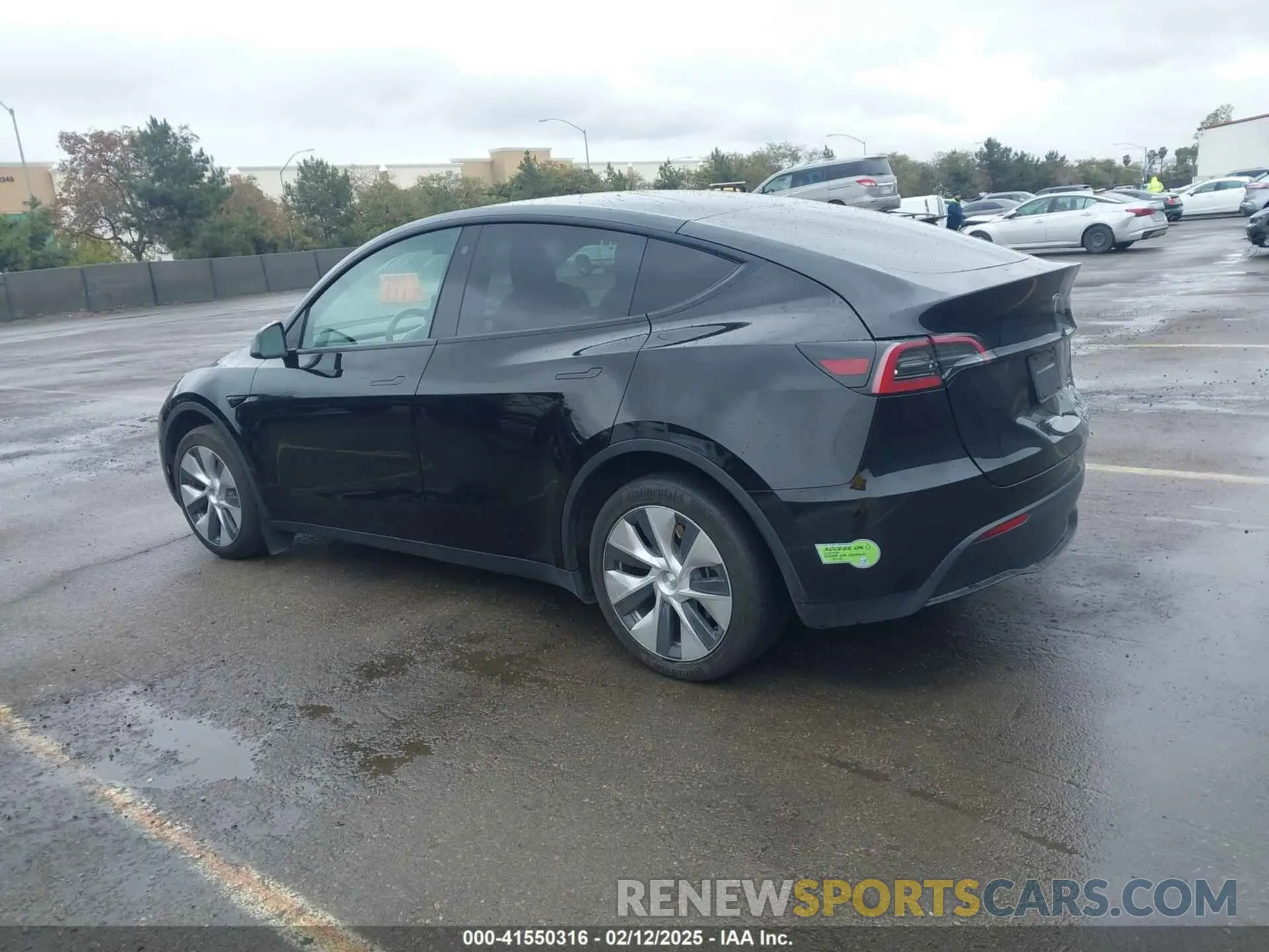 3 Photograph of a damaged car 7SAYGDEE2PF632443 TESLA MODEL Y 2023