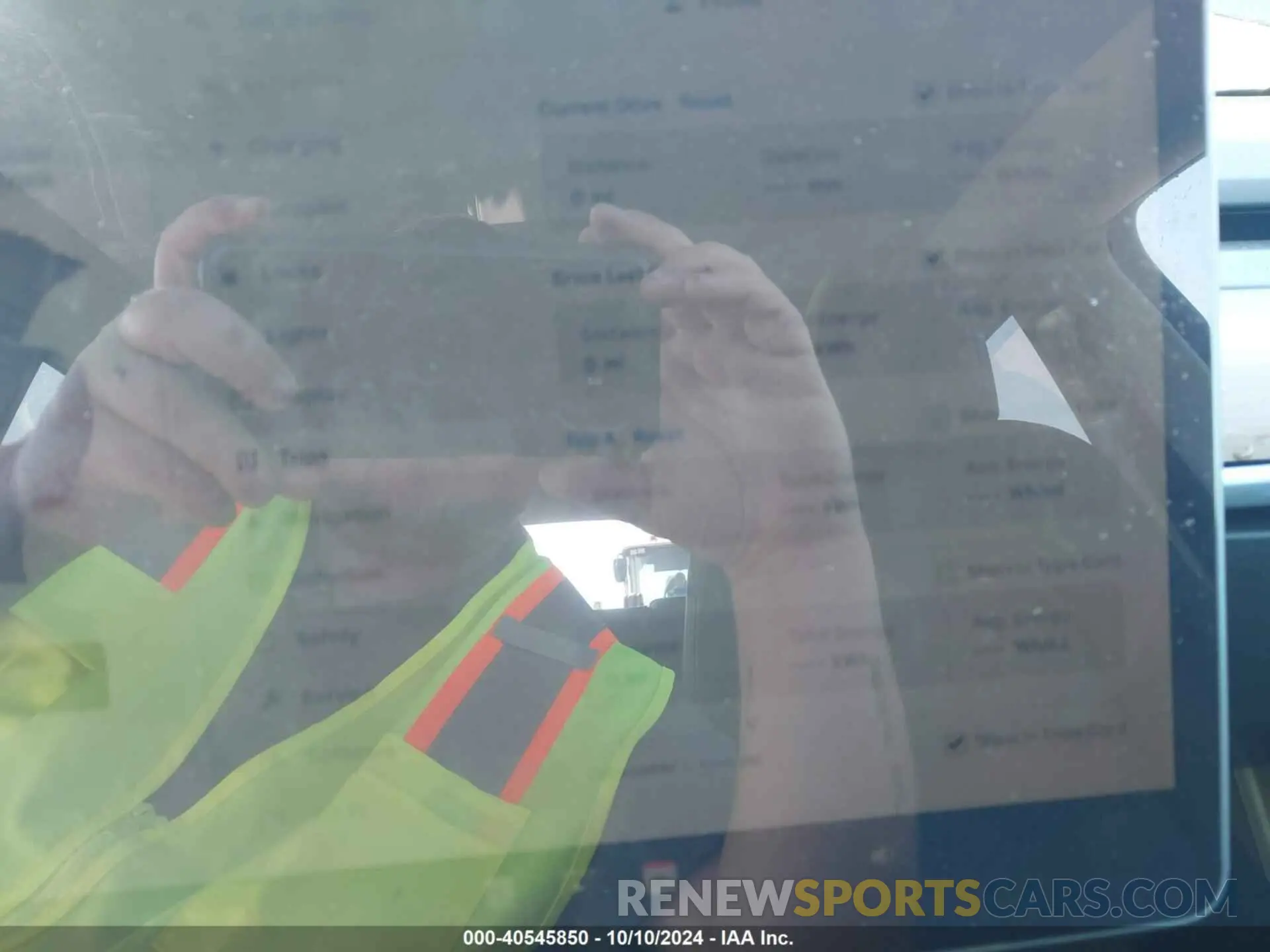 7 Photograph of a damaged car 7SAYGDEE2PF754638 TESLA MODEL Y 2023