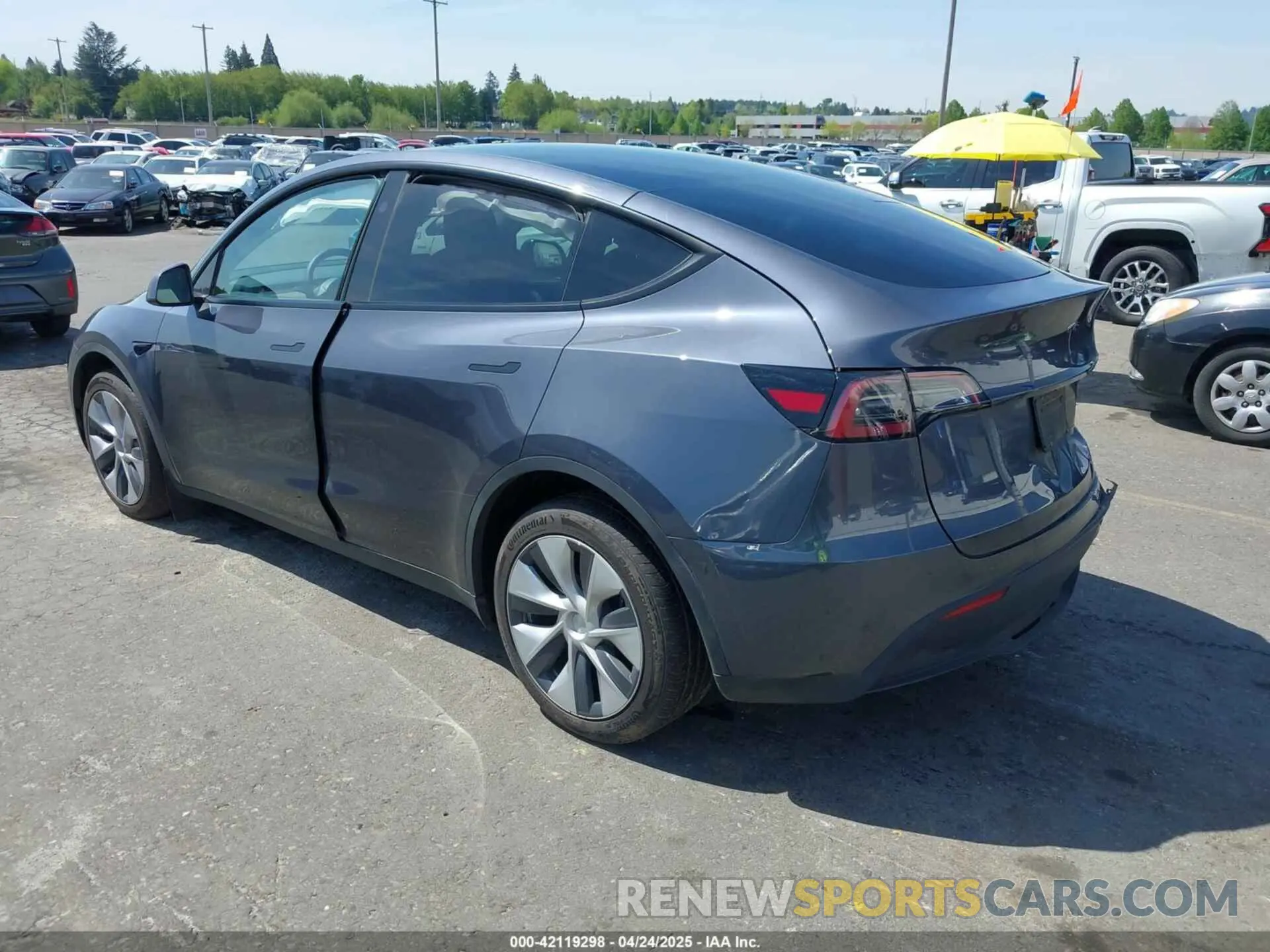 3 Фотография поврежденного автомобиля 7SAYGDEE2PF839866 TESLA MODEL Y 2023