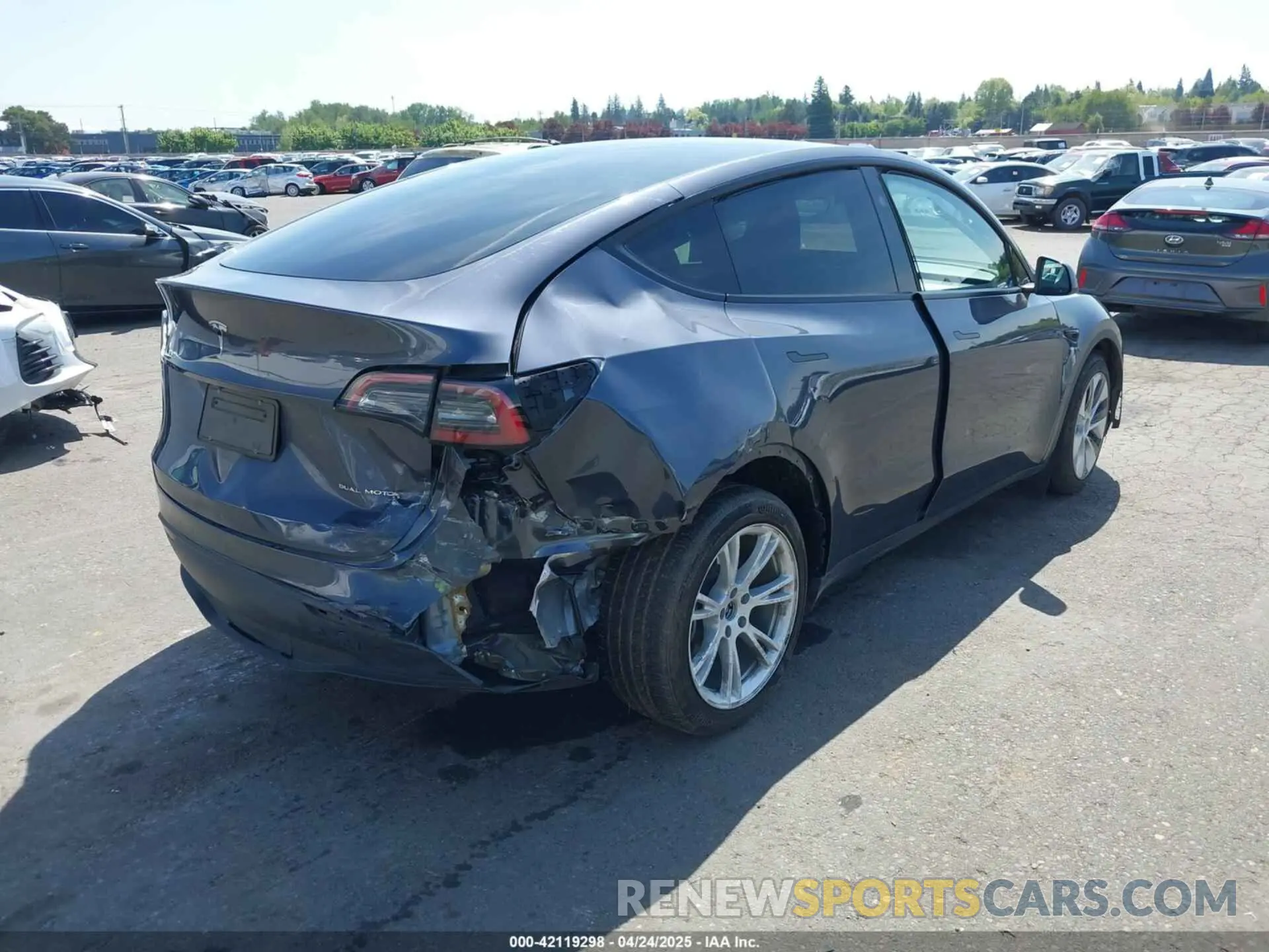 4 Фотография поврежденного автомобиля 7SAYGDEE2PF839866 TESLA MODEL Y 2023