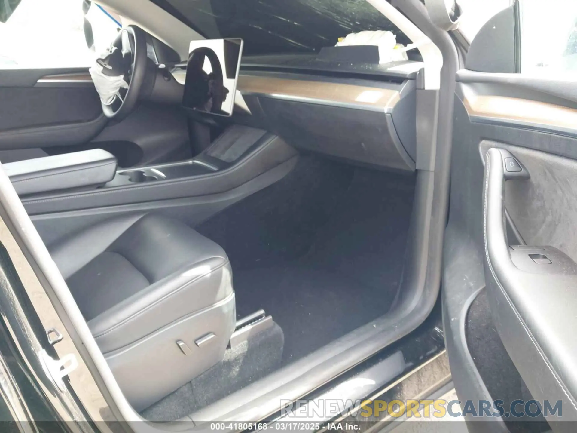 5 Photograph of a damaged car 7SAYGDEE2PF863200 TESLA MODEL Y 2023