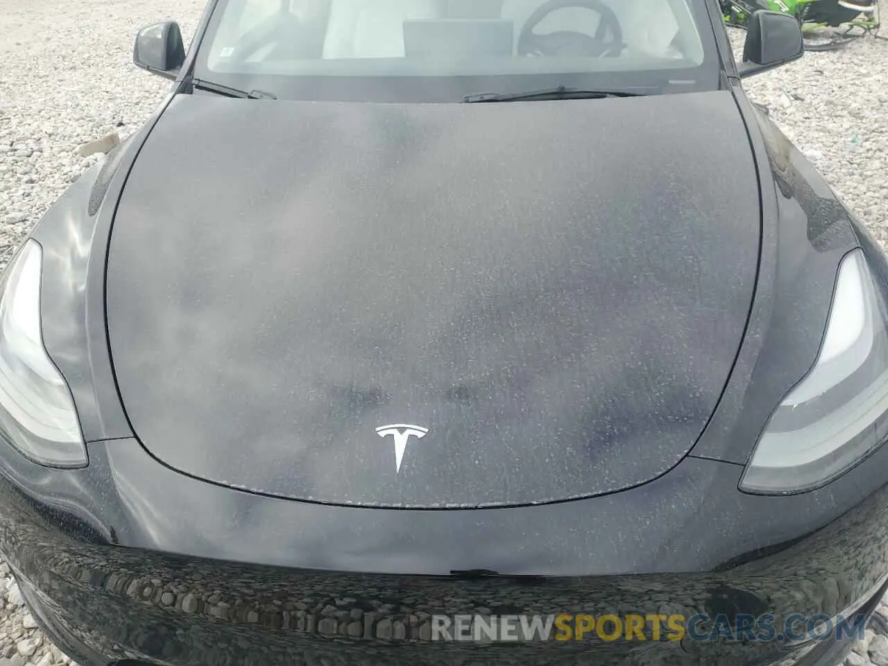 12 Photograph of a damaged car 7SAYGDEE2PF869952 TESLA MODEL Y 2023