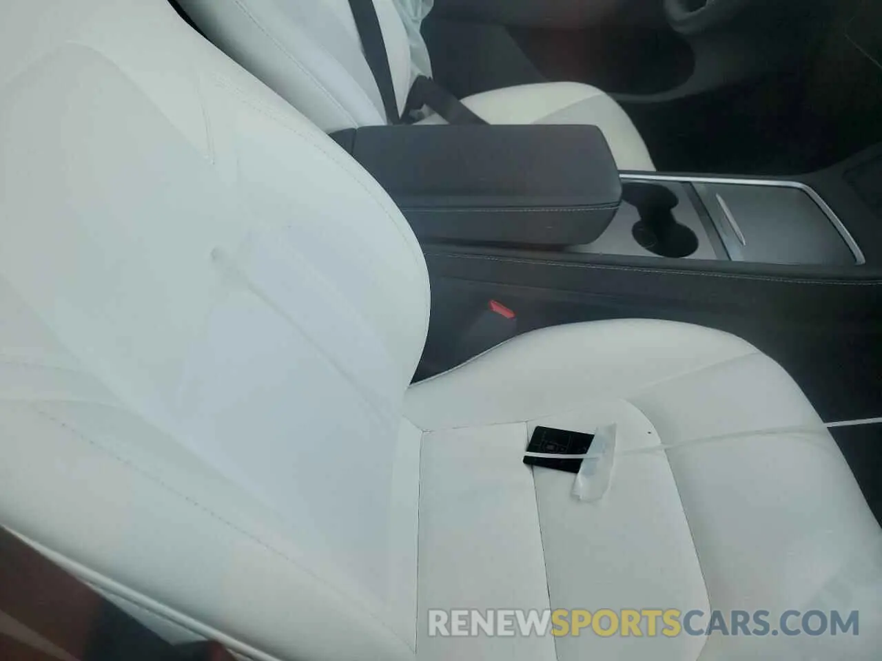 7 Photograph of a damaged car 7SAYGDEE2PF869952 TESLA MODEL Y 2023
