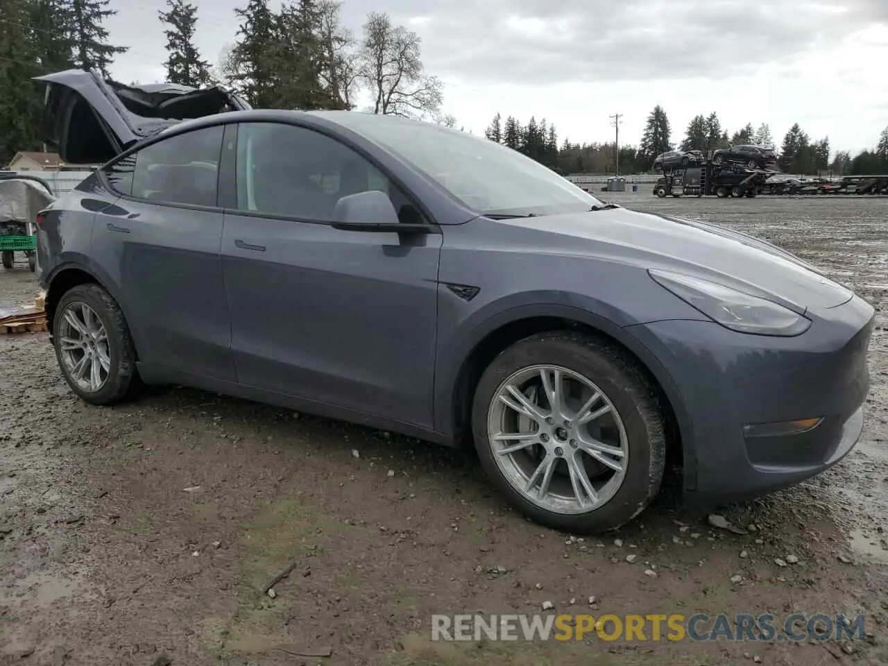 4 Photograph of a damaged car 7SAYGDEE2PF916252 TESLA MODEL Y 2023