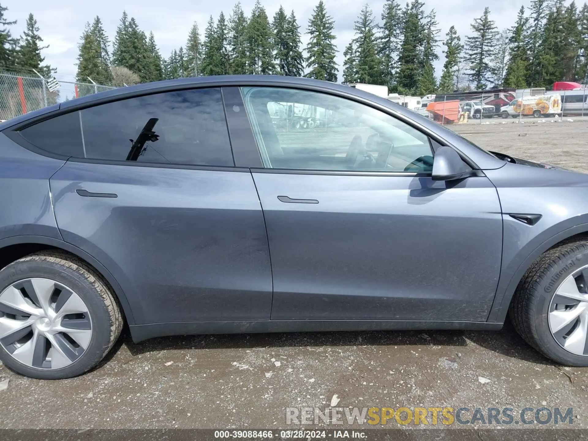 13 Photograph of a damaged car 7SAYGDEE2PF980484 TESLA MODEL Y 2023