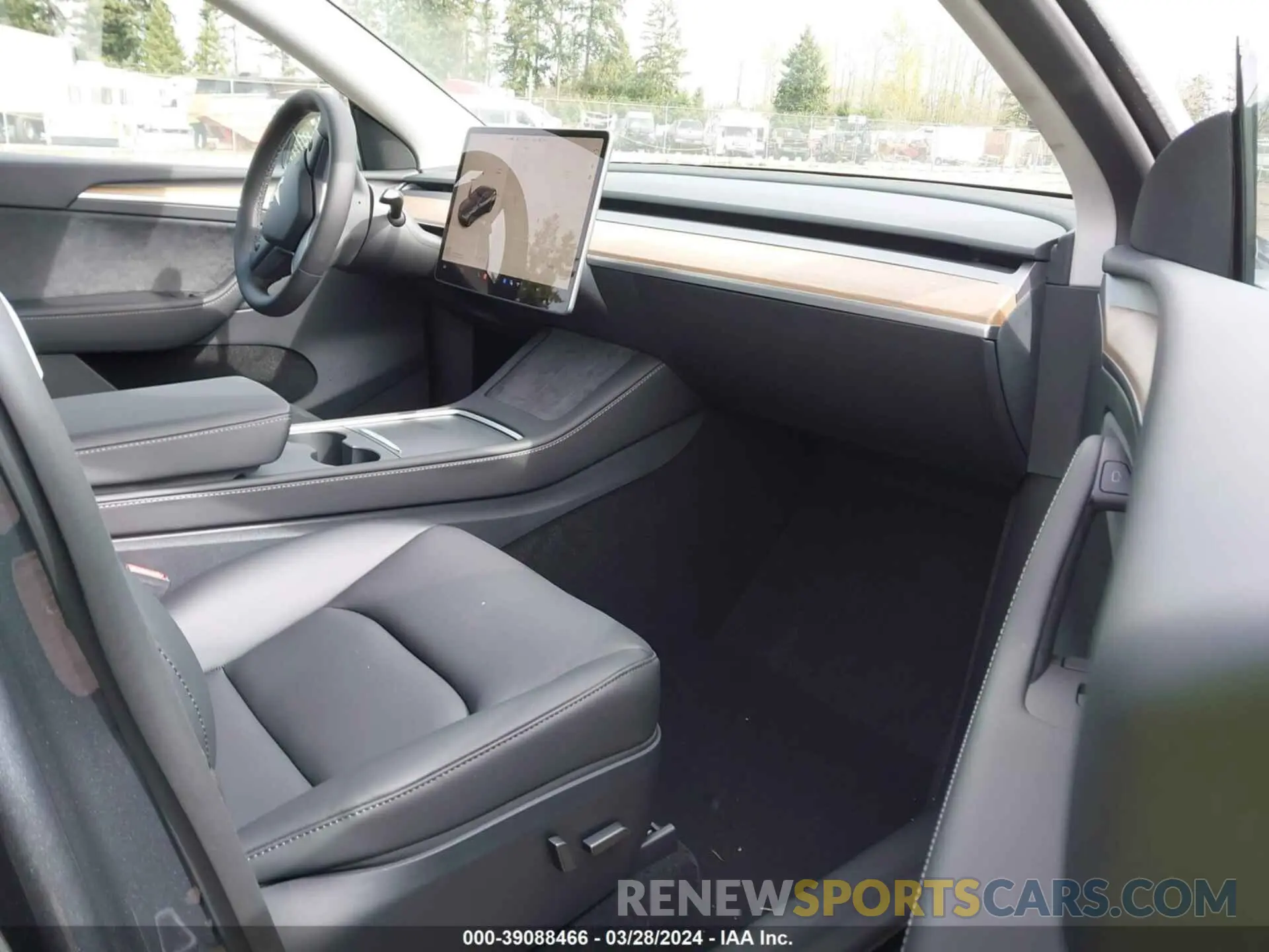 5 Photograph of a damaged car 7SAYGDEE2PF980484 TESLA MODEL Y 2023