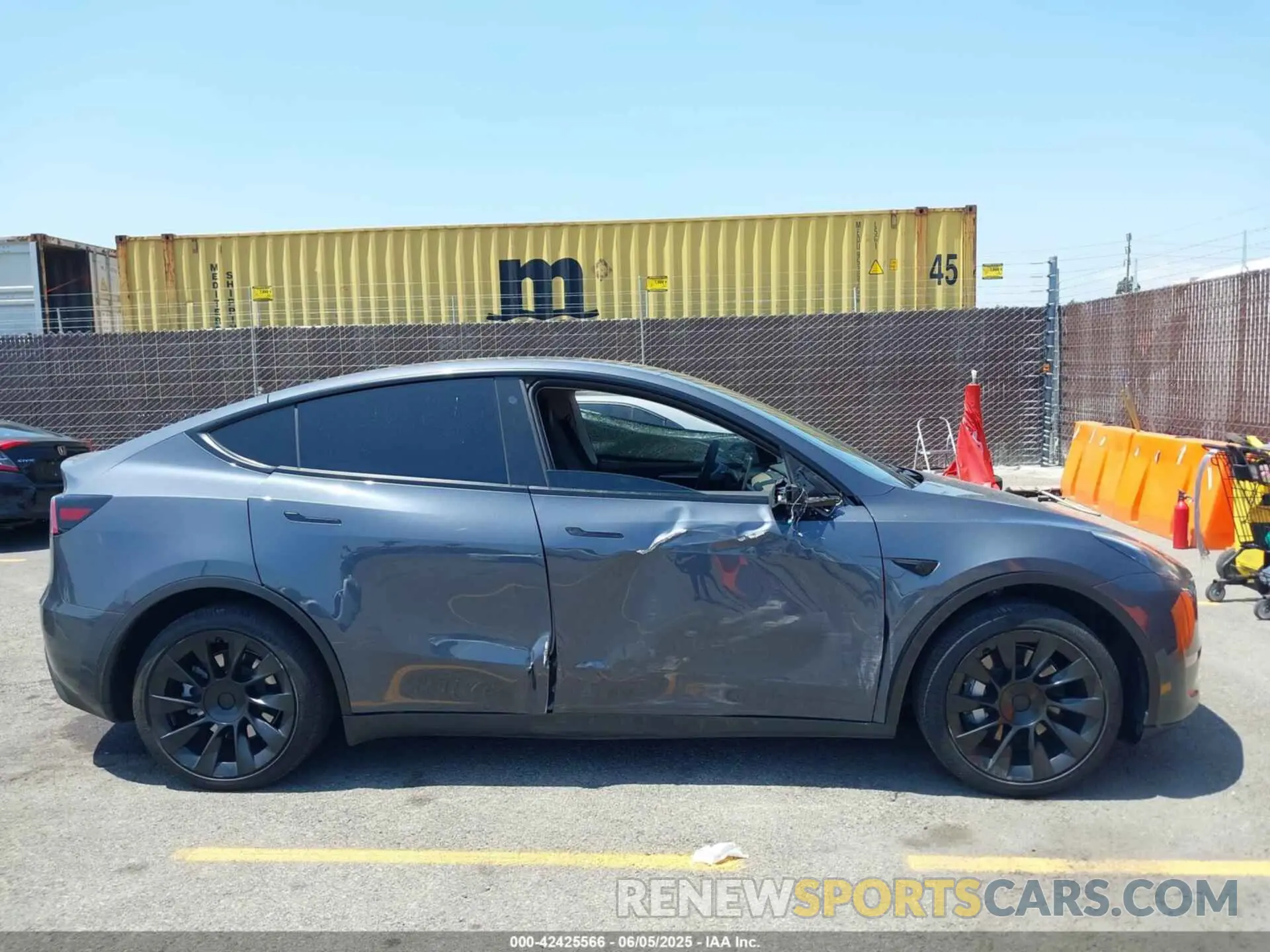 13 Photograph of a damaged car 7SAYGDEE3PA033905 TESLA MODEL Y 2023