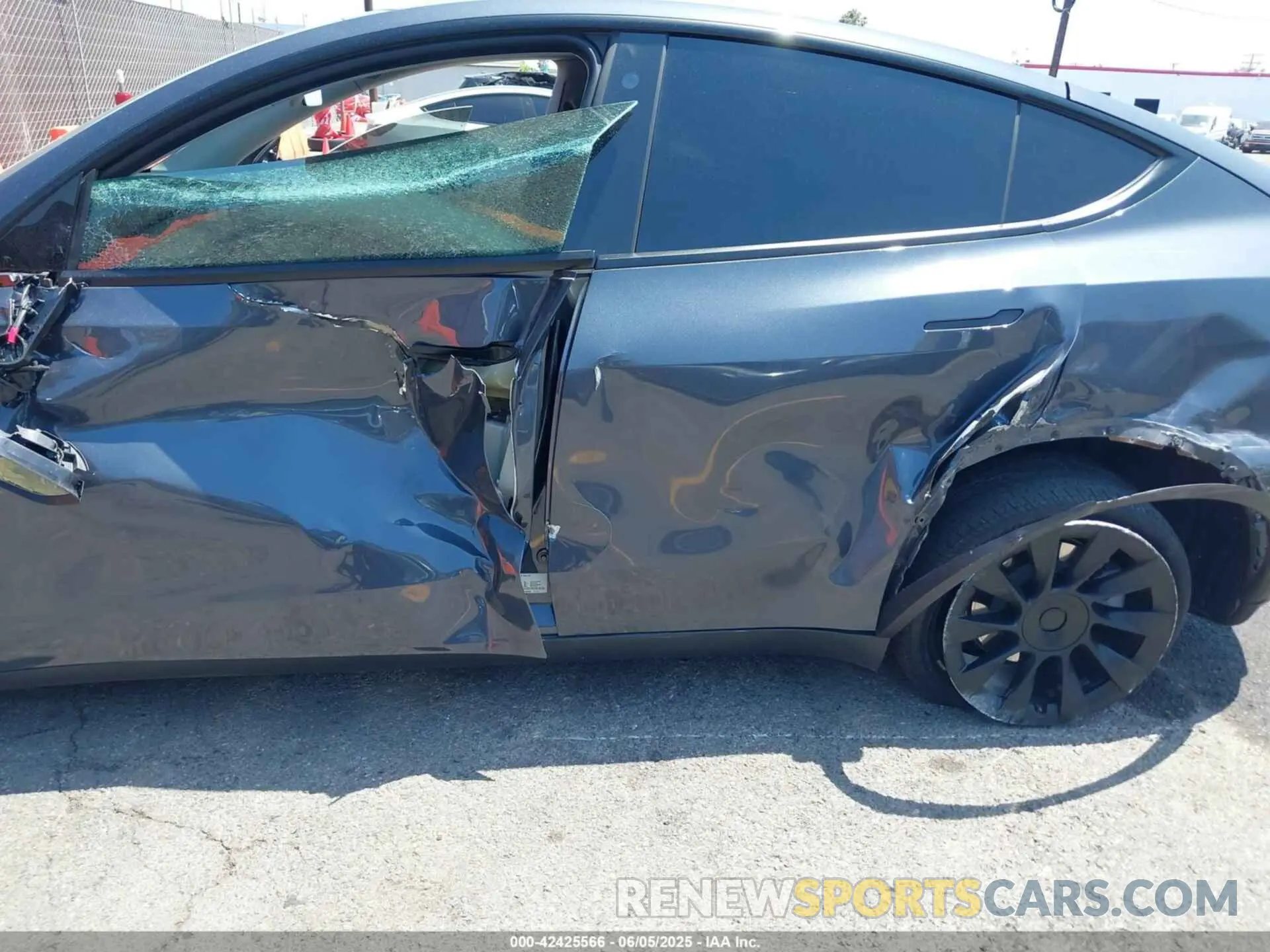 6 Photograph of a damaged car 7SAYGDEE3PA033905 TESLA MODEL Y 2023