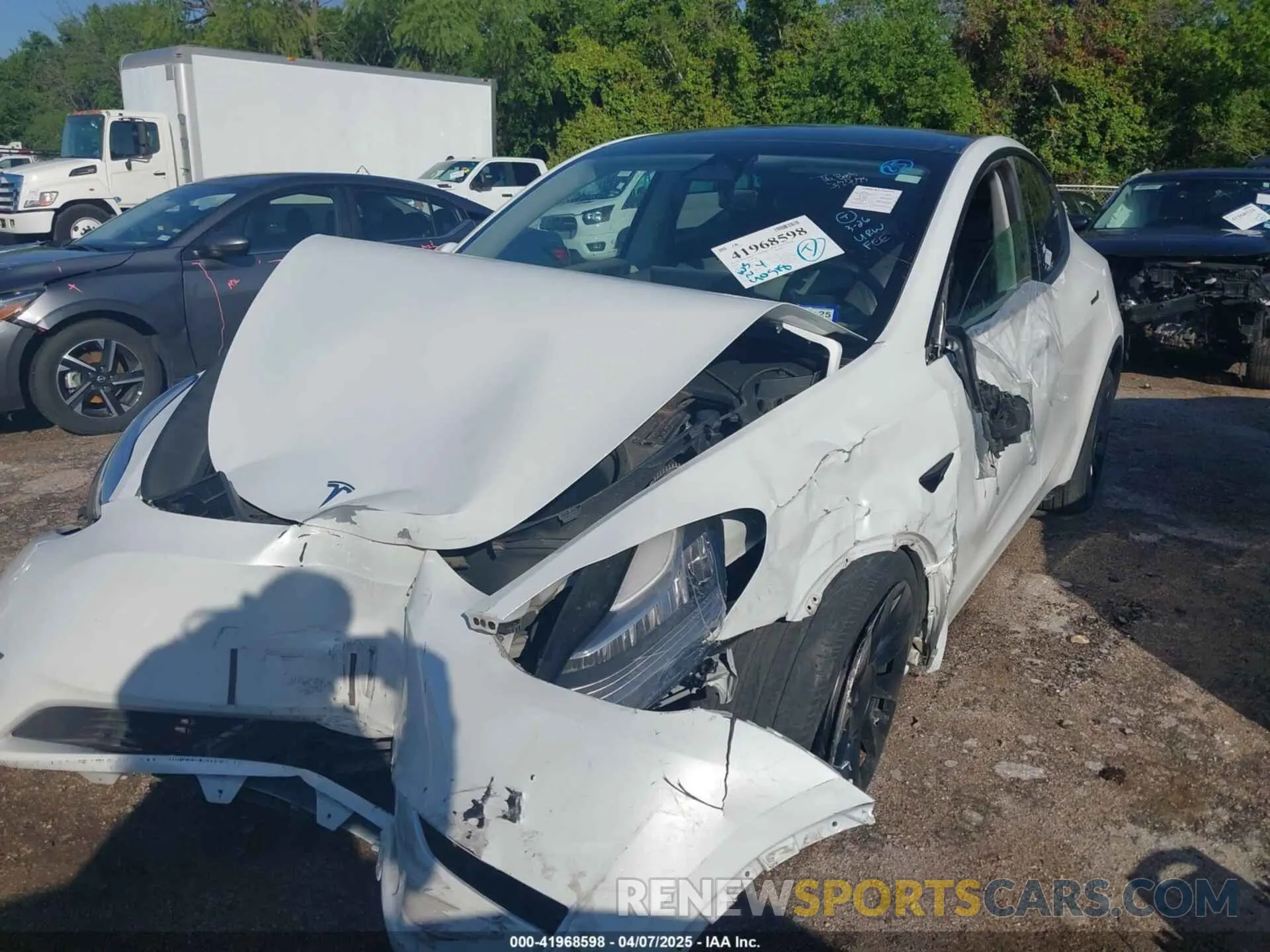 2 Photograph of a damaged car 7SAYGDEE3PA054706 TESLA MODEL Y 2023