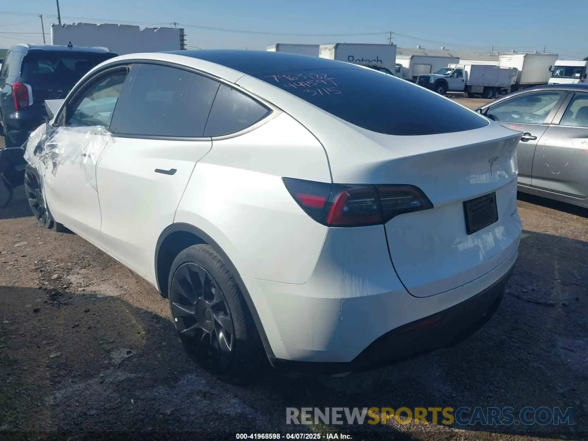 3 Photograph of a damaged car 7SAYGDEE3PA054706 TESLA MODEL Y 2023