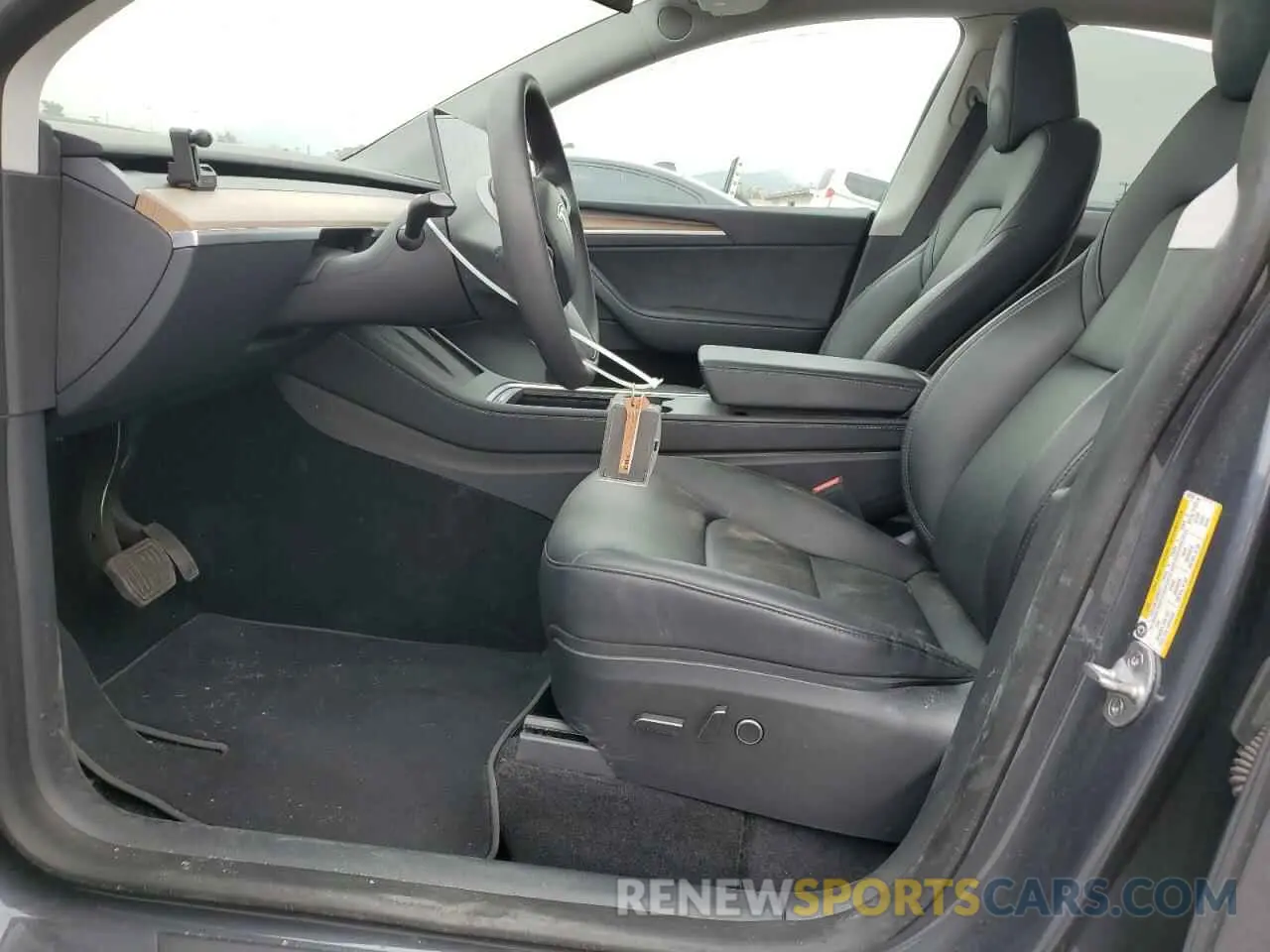 7 Photograph of a damaged car 7SAYGDEE3PA069786 TESLA MODEL Y 2023