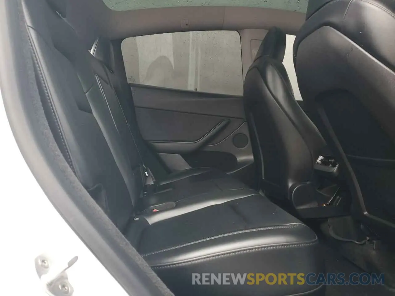 10 Photograph of a damaged car 7SAYGDEE3PA079914 TESLA MODEL Y 2023