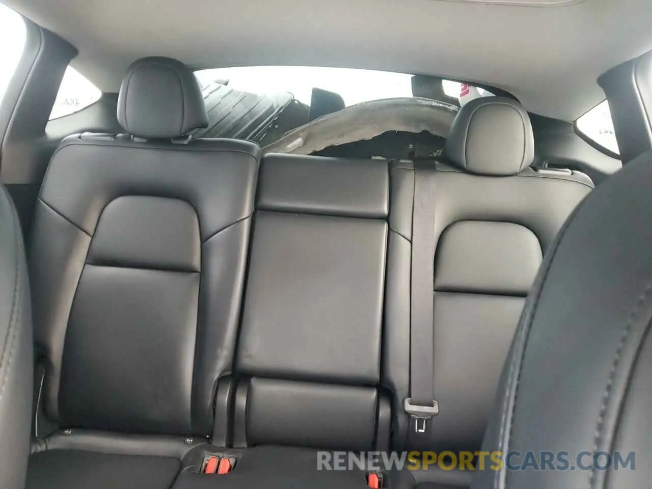 10 Photograph of a damaged car 7SAYGDEE3PA130988 TESLA MODEL Y 2023