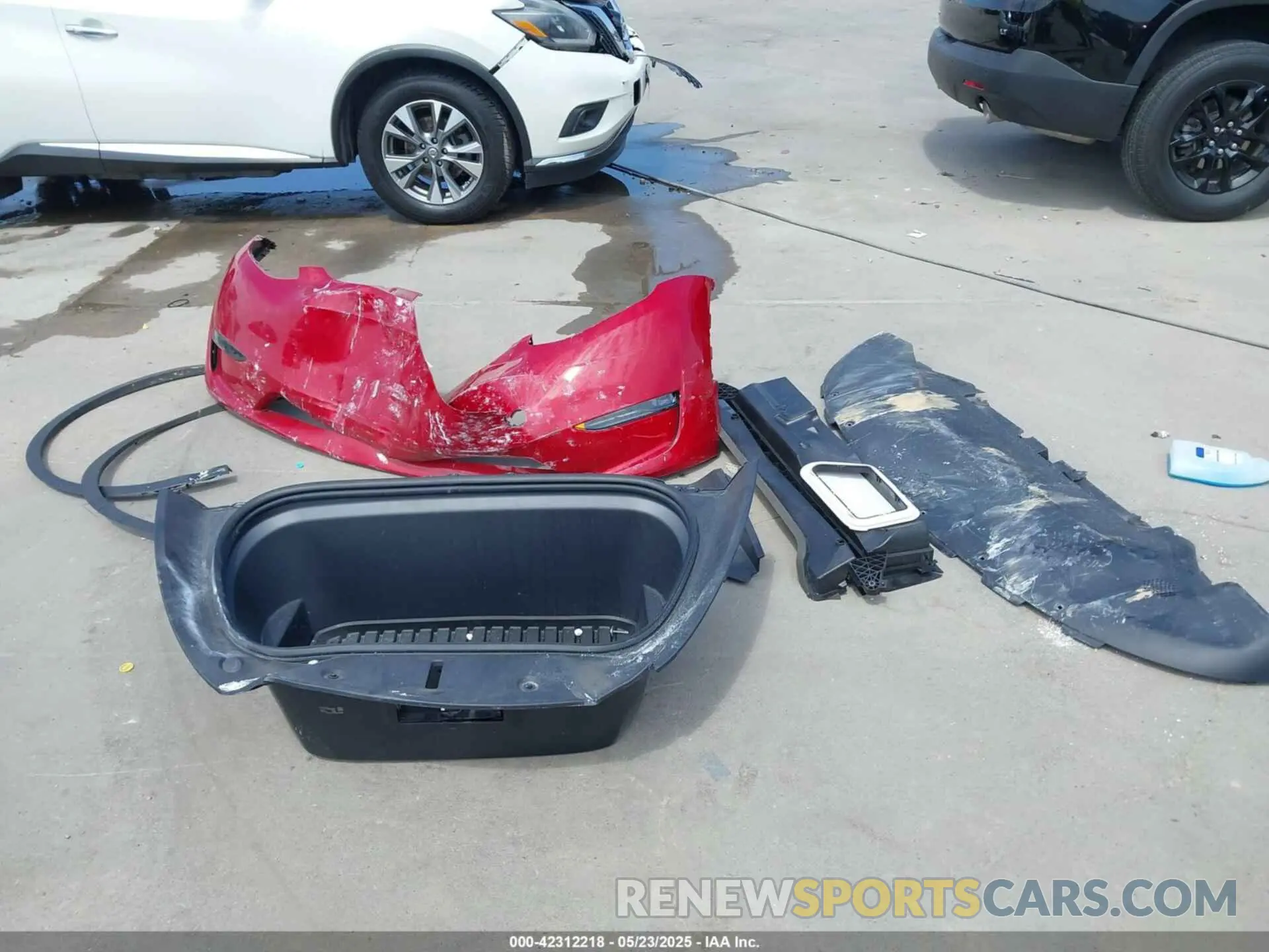 12 Photograph of a damaged car 7SAYGDEE3PA143353 TESLA MODEL Y 2023