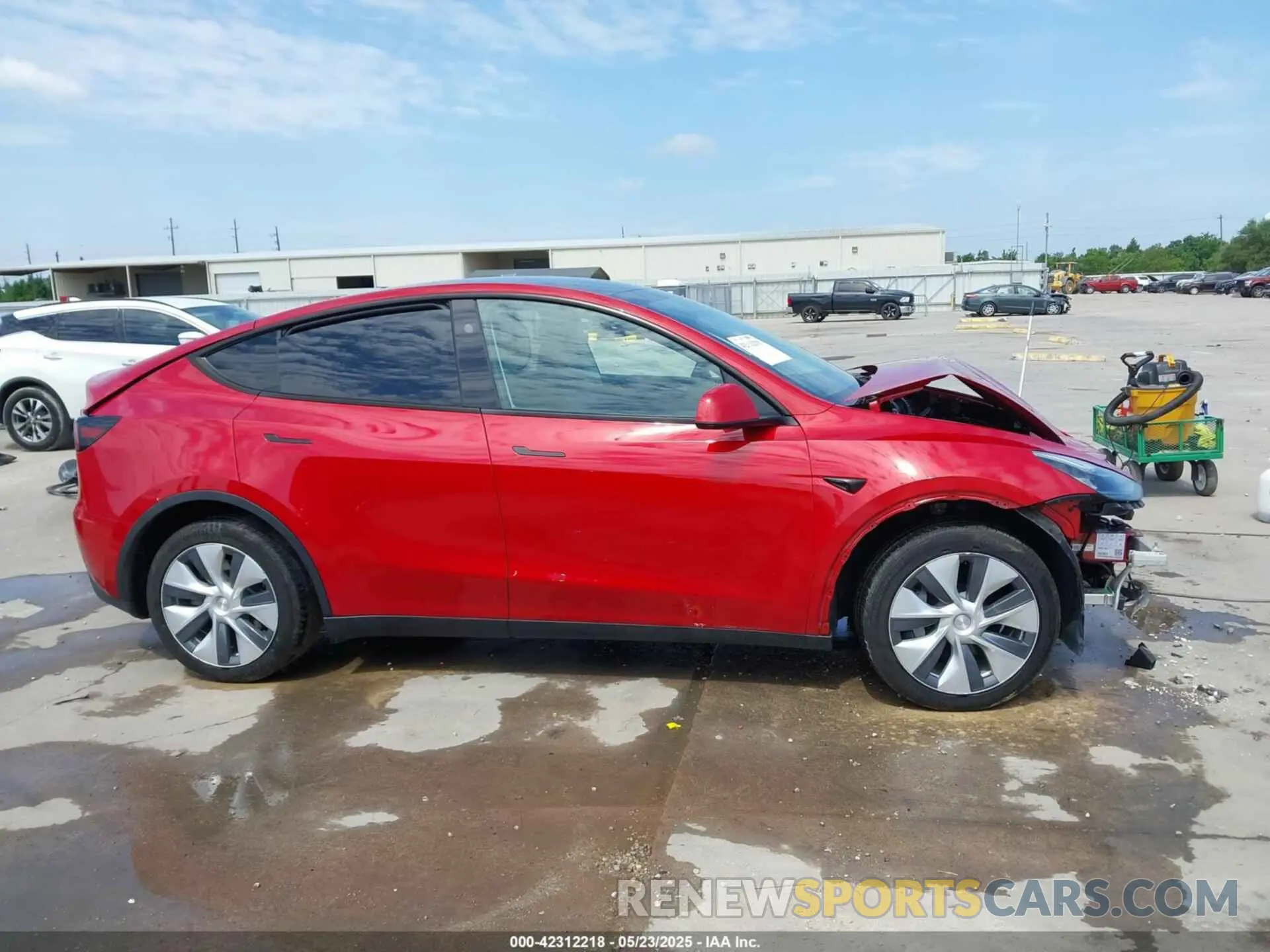 14 Photograph of a damaged car 7SAYGDEE3PA143353 TESLA MODEL Y 2023