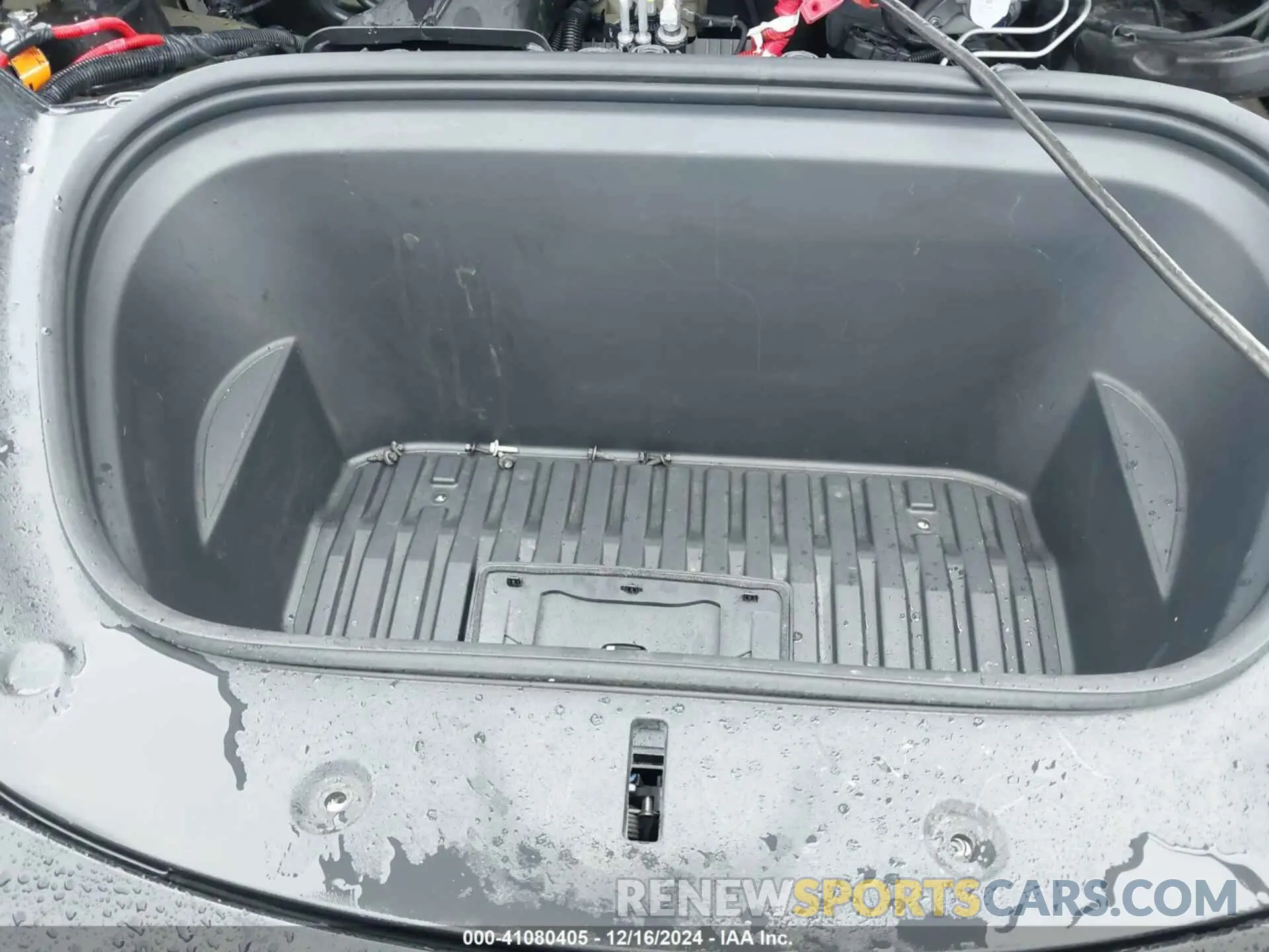 10 Photograph of a damaged car 7SAYGDEE3PA173582 TESLA MODEL Y 2023