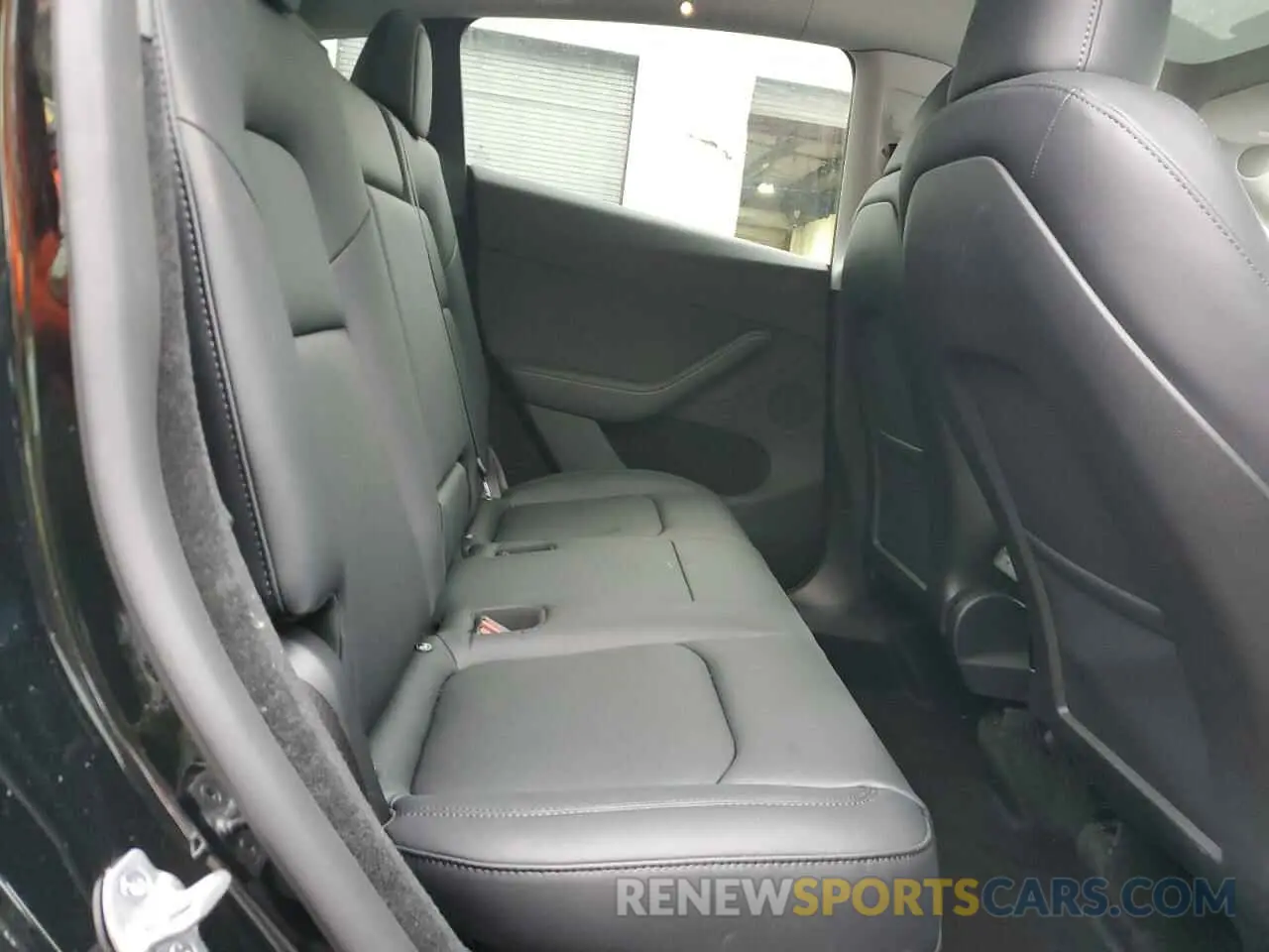 10 Photograph of a damaged car 7SAYGDEE3PA187661 TESLA MODEL Y 2023