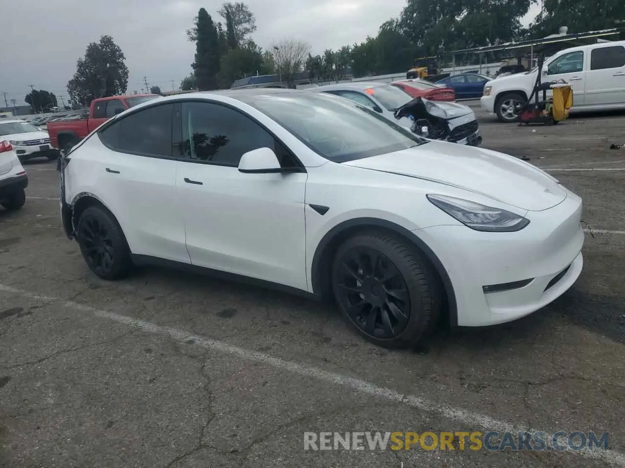 4 Photograph of a damaged car 7SAYGDEE3PF583883 TESLA MODEL Y 2023