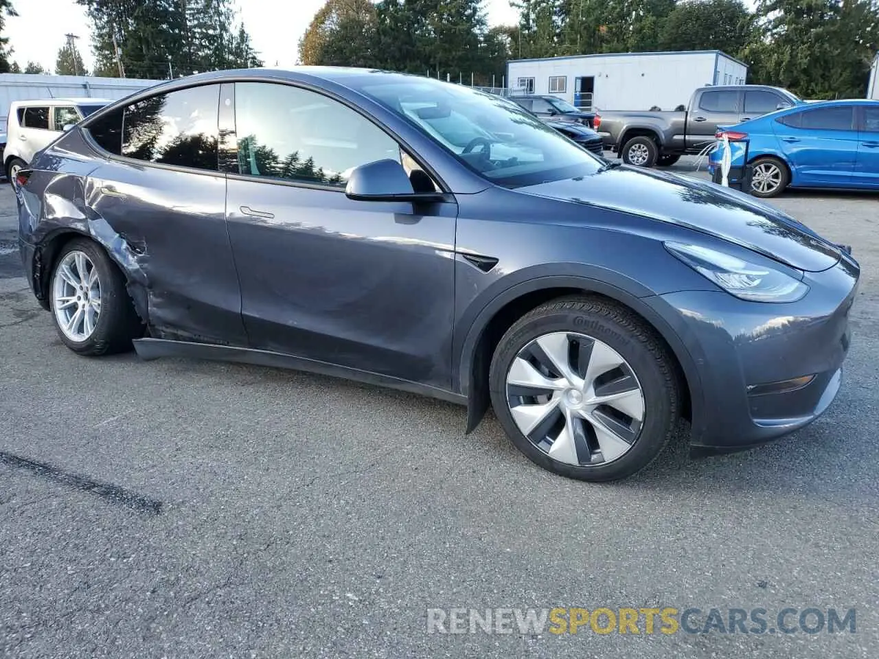 4 Photograph of a damaged car 7SAYGDEE3PF592826 TESLA MODEL Y 2023