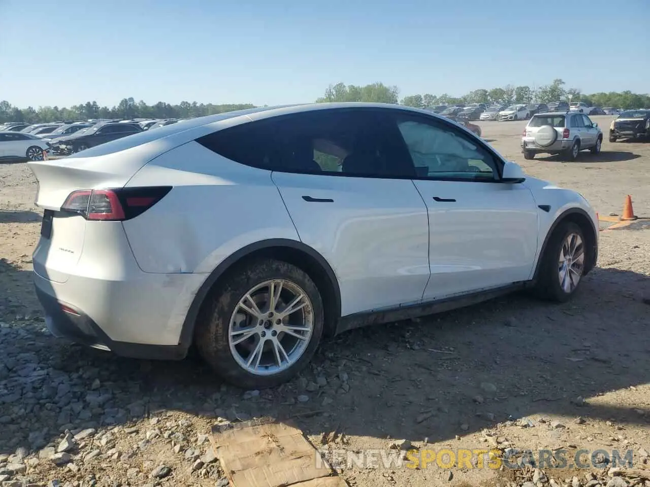 3 Photograph of a damaged car 7SAYGDEE3PF614078 TESLA MODEL Y 2023