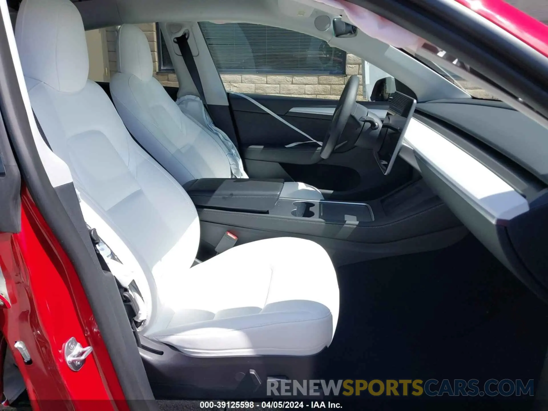 5 Photograph of a damaged car 7SAYGDEE3PF616588 TESLA MODEL Y 2023
