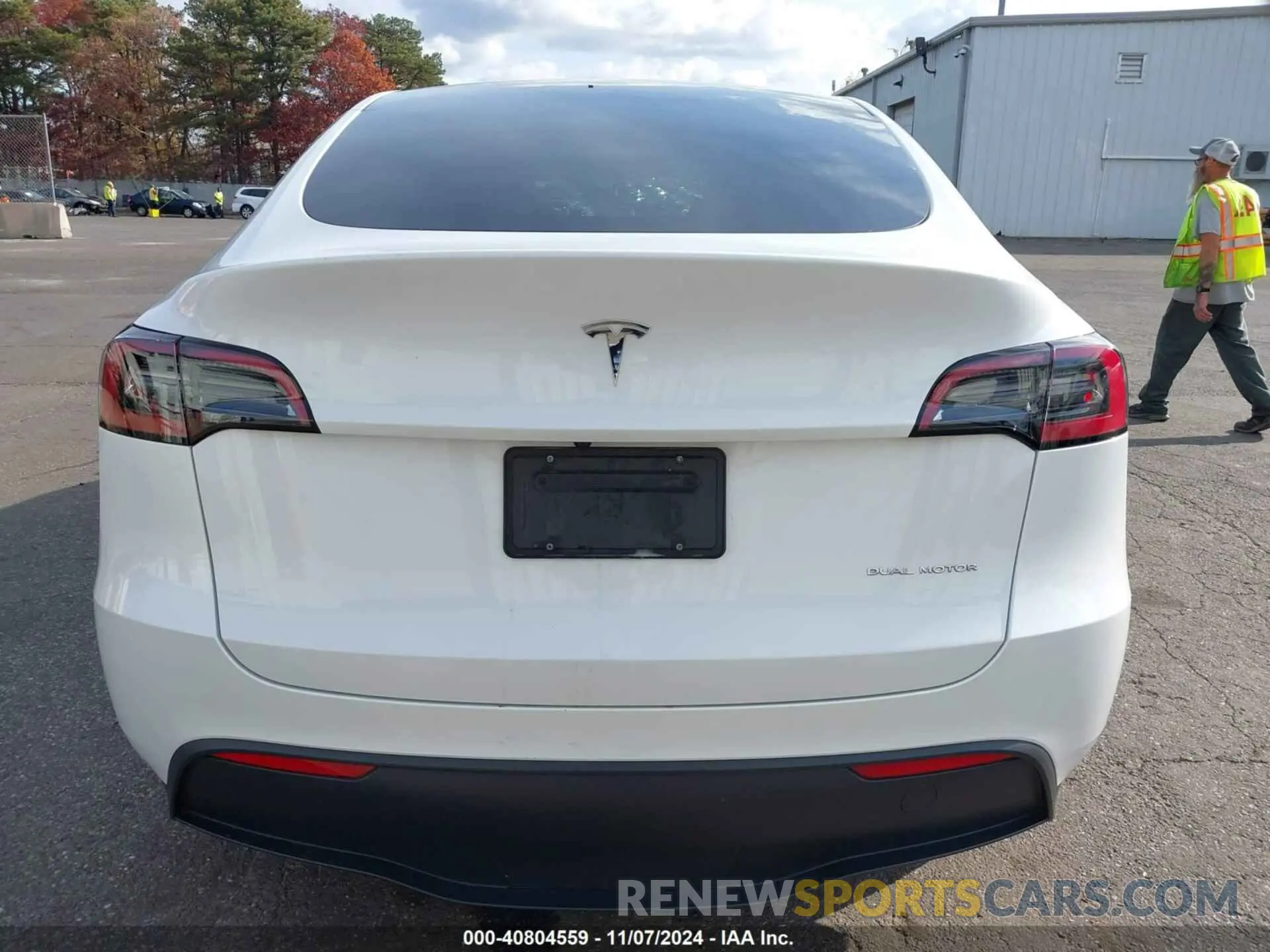15 Photograph of a damaged car 7SAYGDEE3PF630734 TESLA MODEL Y 2023